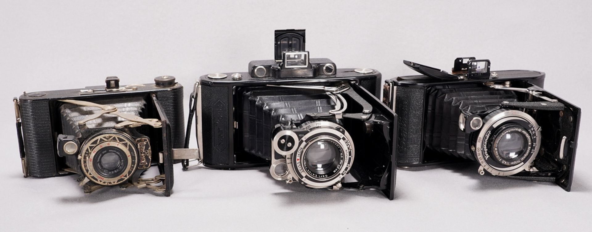 Collection of folding cameras - Image 2 of 6