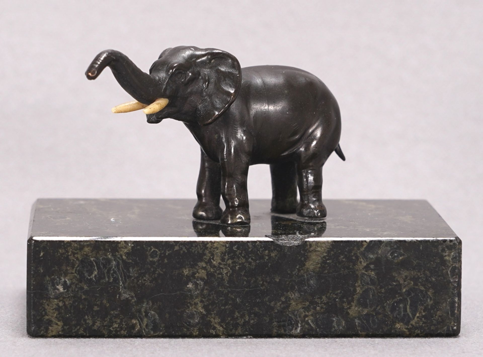 Bronzeelefant