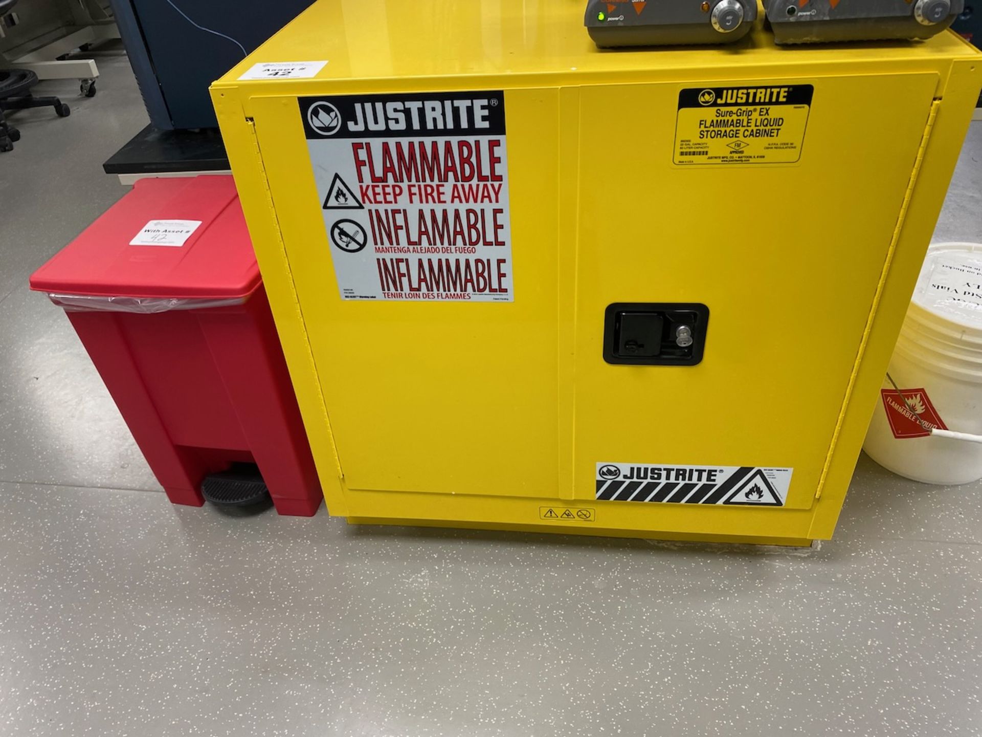 Justrite Flammable Storage Cabinet - Image 2 of 4