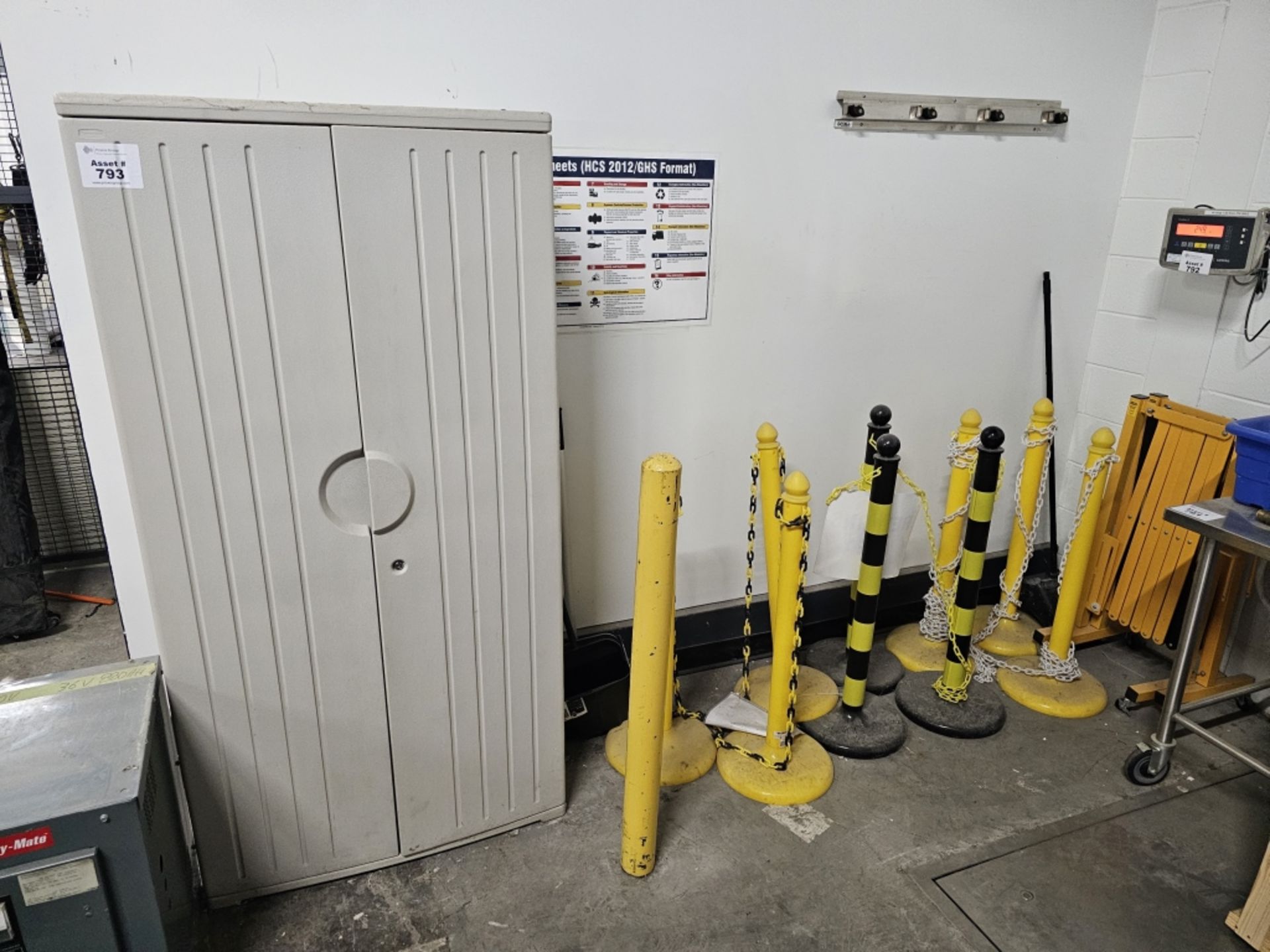 Lot Safety Barriers w/Cabinet - Image 2 of 7
