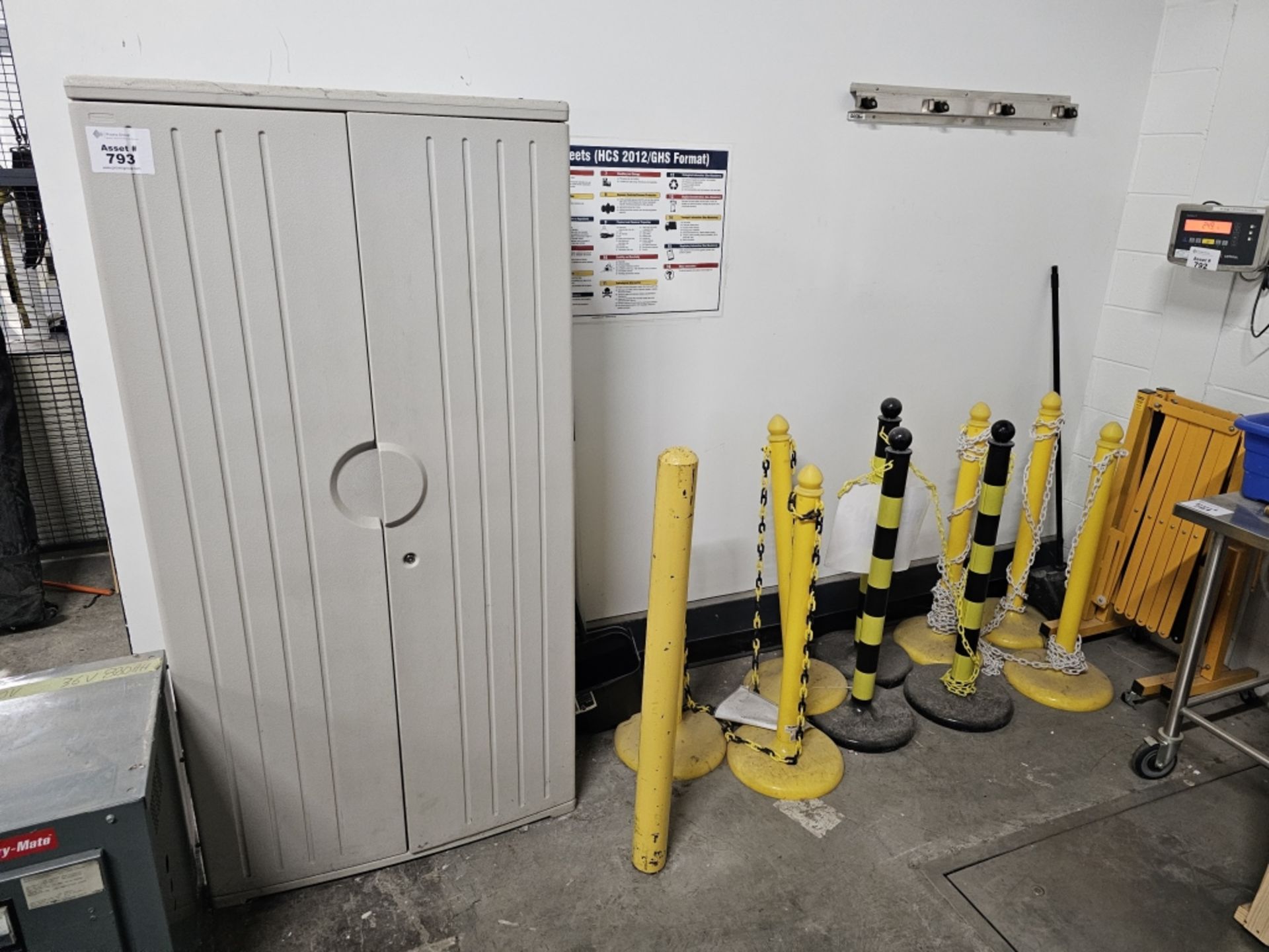 Lot Safety Barriers w/Cabinet