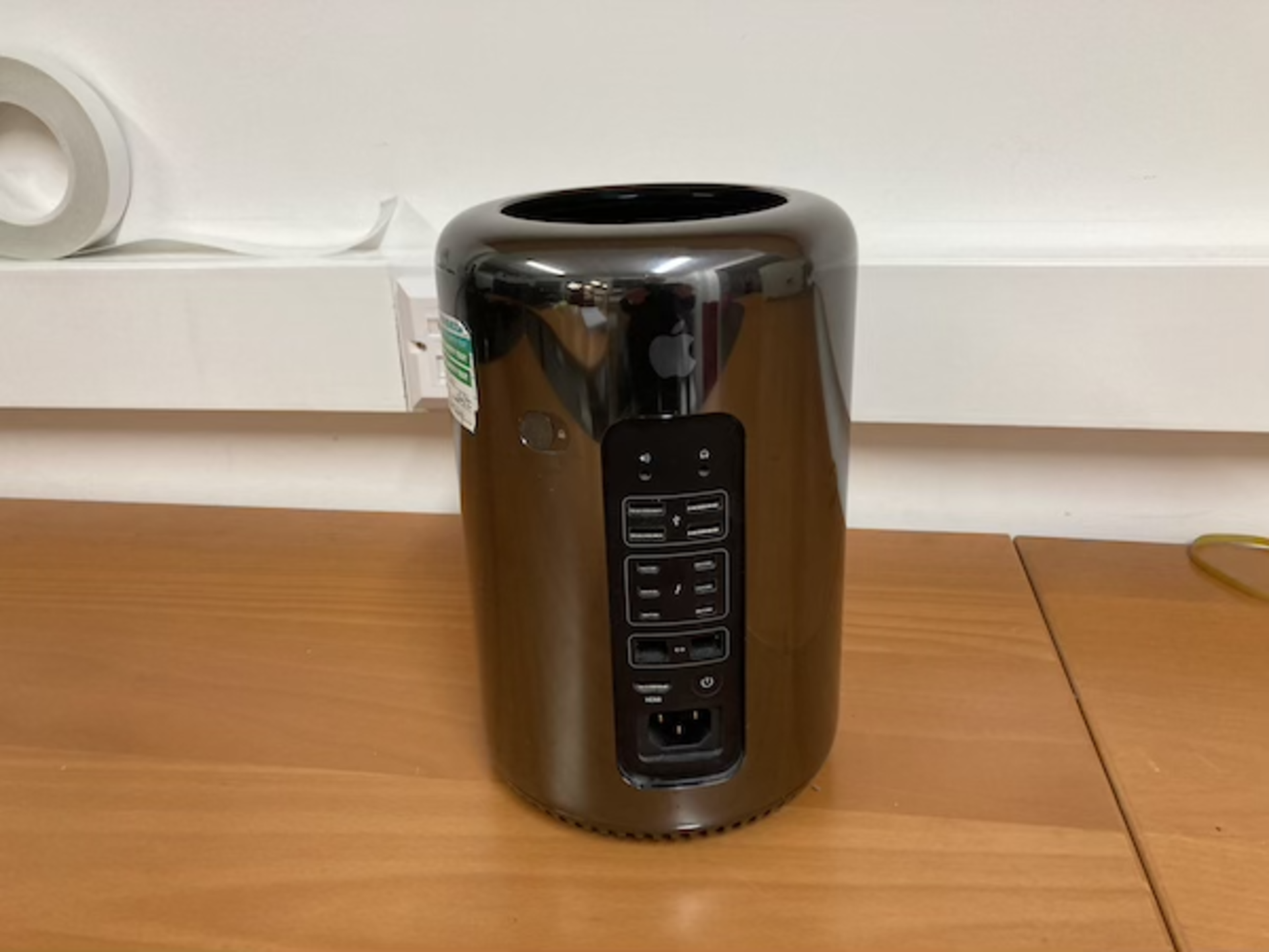 Apple MacPro A1481 tower personal computer
