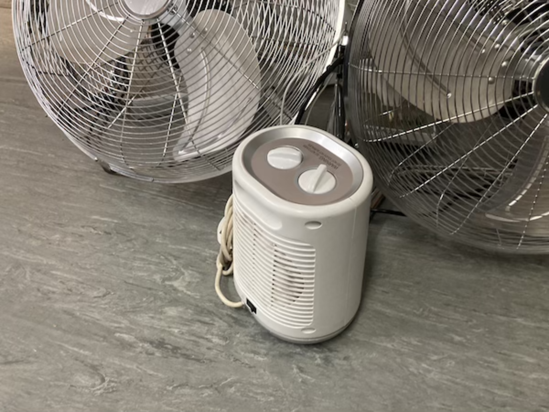 A quantity of pedestal and floor fans with a fan heater, as lotted - Image 4 of 4