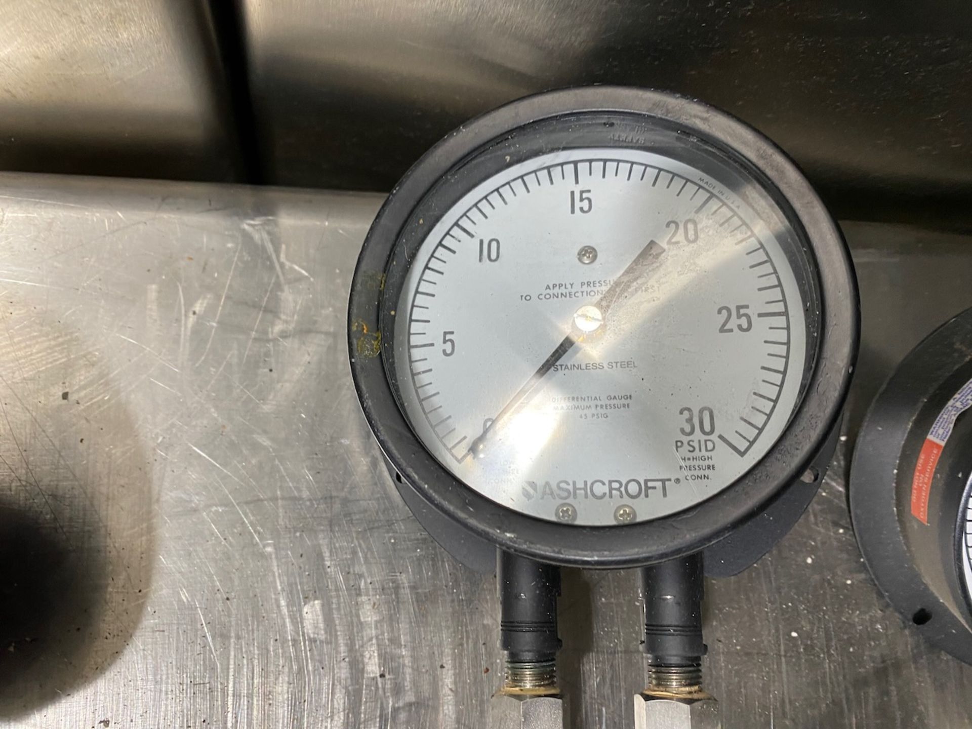 Lot of Pressure and Temperature Gauges - Image 4 of 9