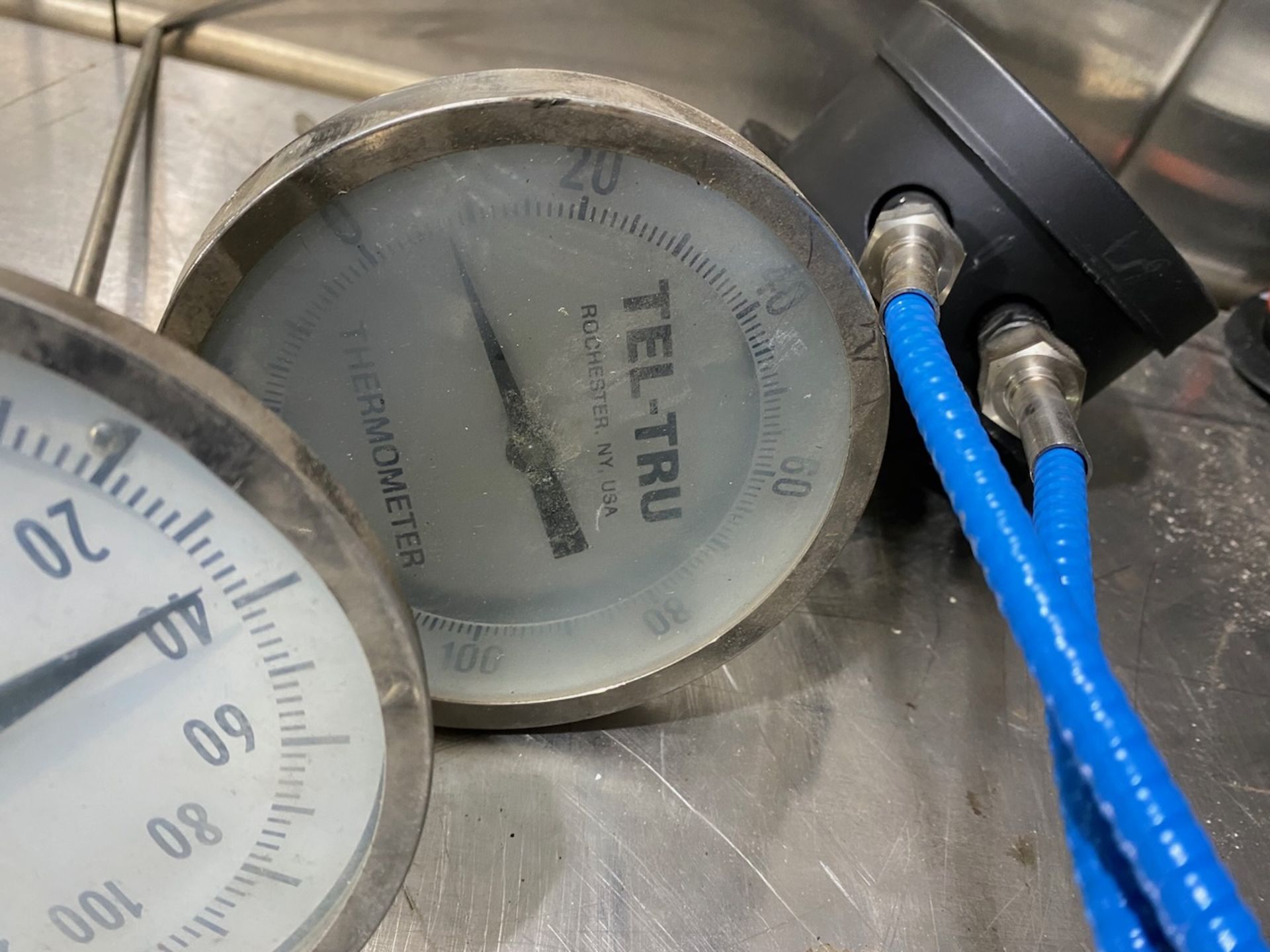 Lot of Pressure and Temperature Gauges - Image 7 of 9