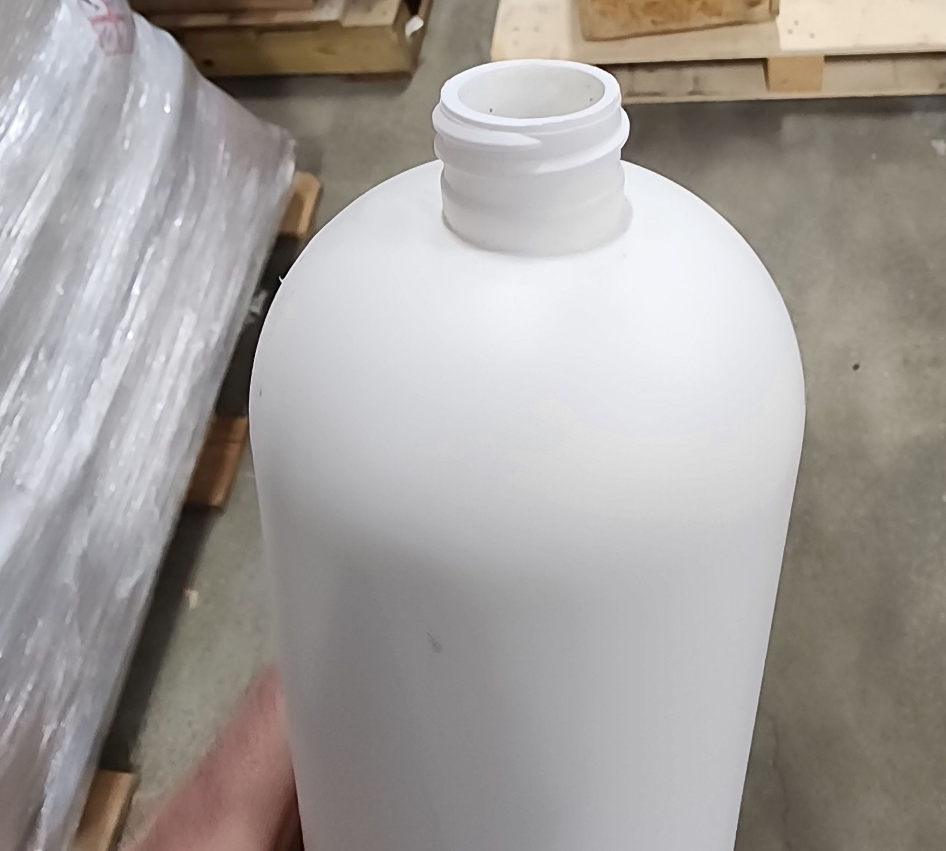 Lot 1 Liter Boston Round Plastic Bottles (approx 28k bottles) - Image 2 of 4