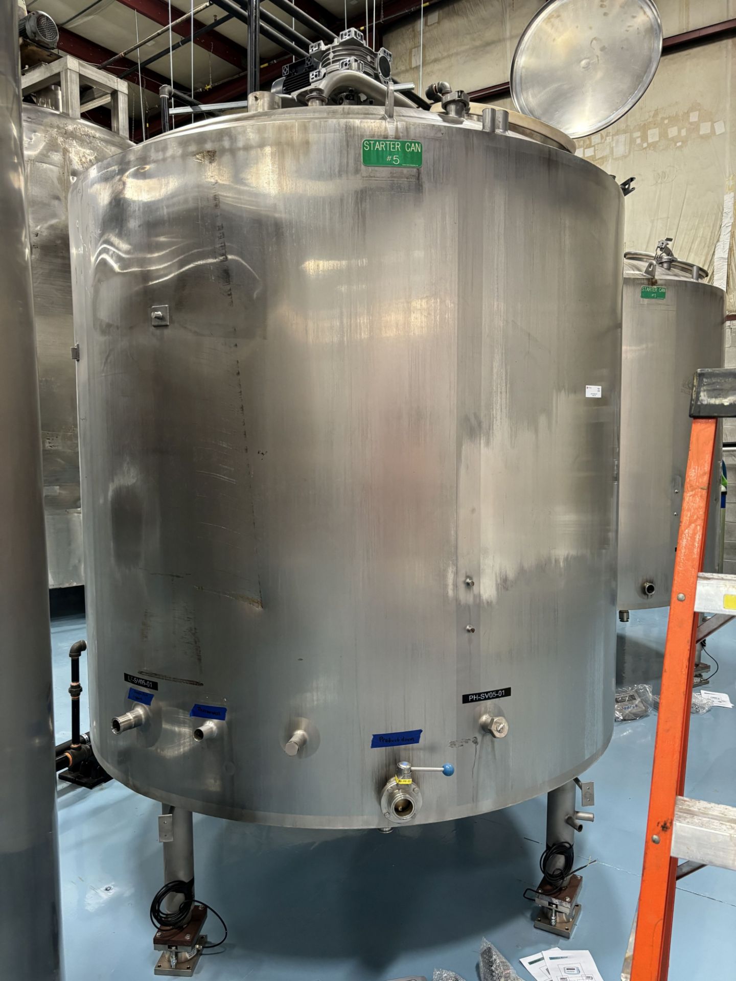 1000 GALLON STAINLESS STEEL JACKETED TANK WITH AGITATOR & BRAND NEW LOAD CELLS & NEW MOTOR & GEARBOX - Image 4 of 15