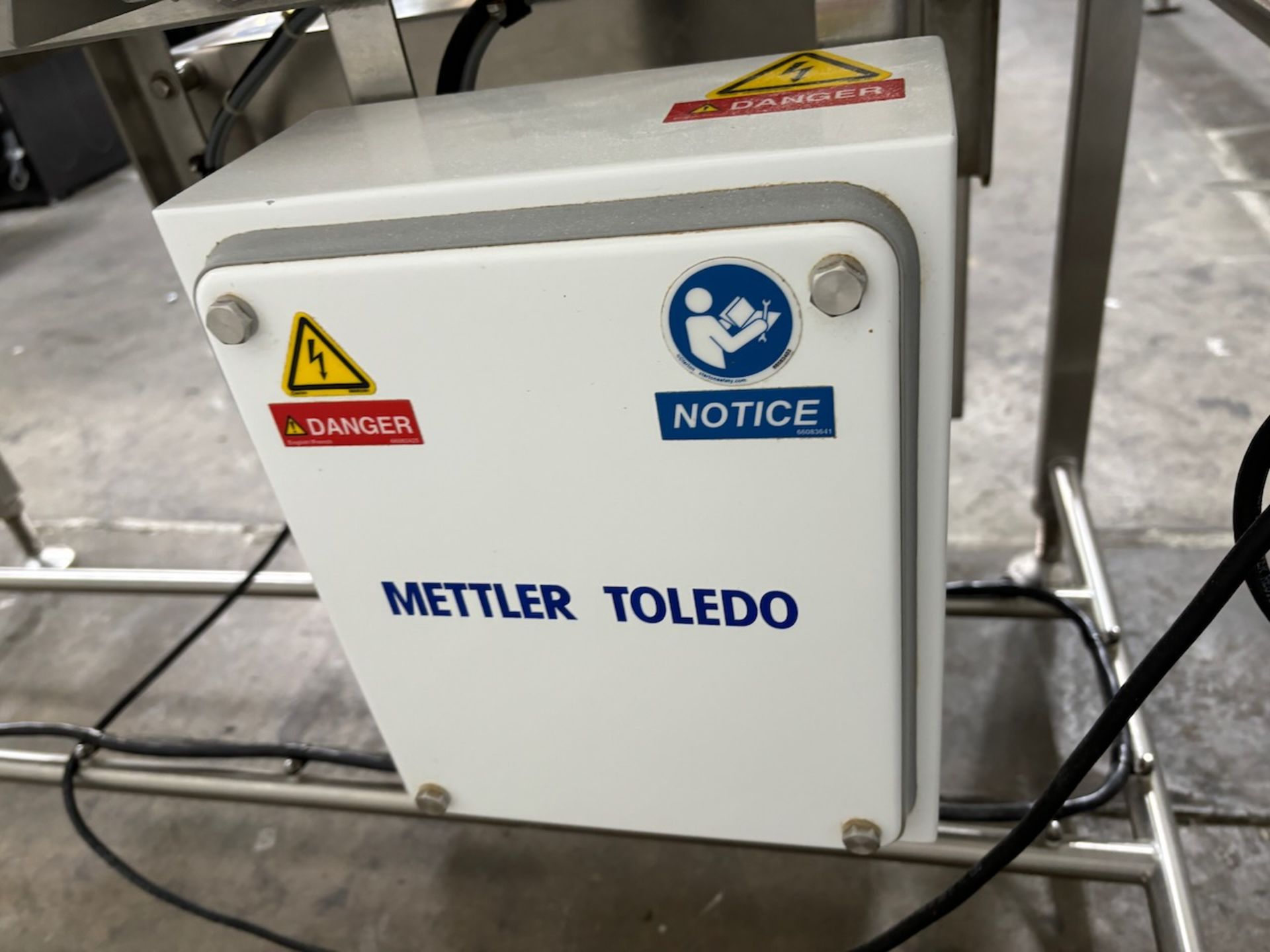 2017 Mettler Toledo Metal detector - Image 8 of 8