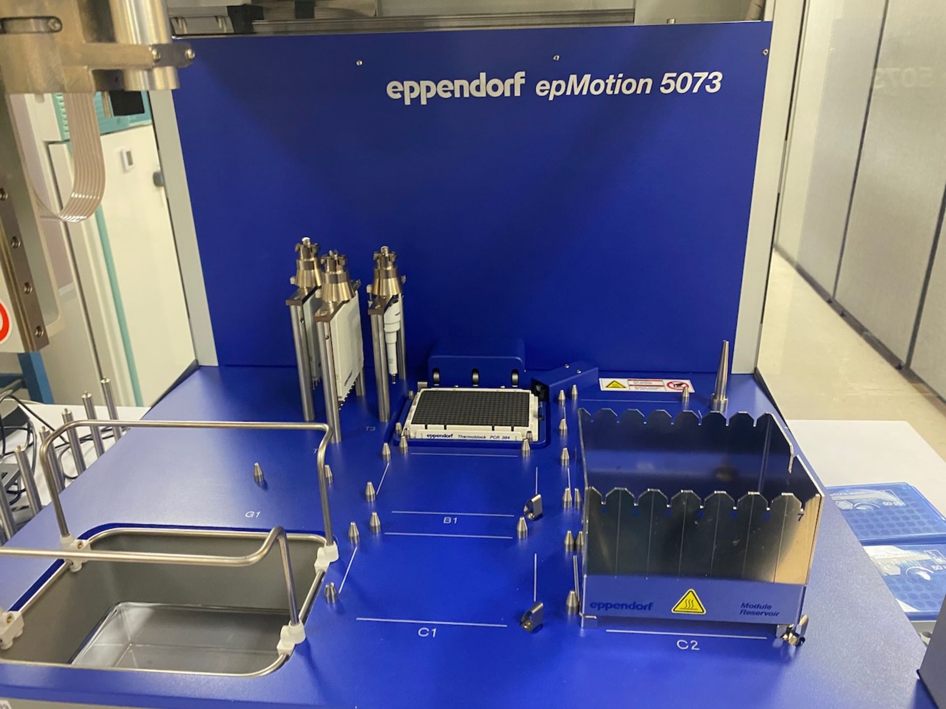 Eppendorf Epmotion 5073 Liquid Handler - Image 3 of 7