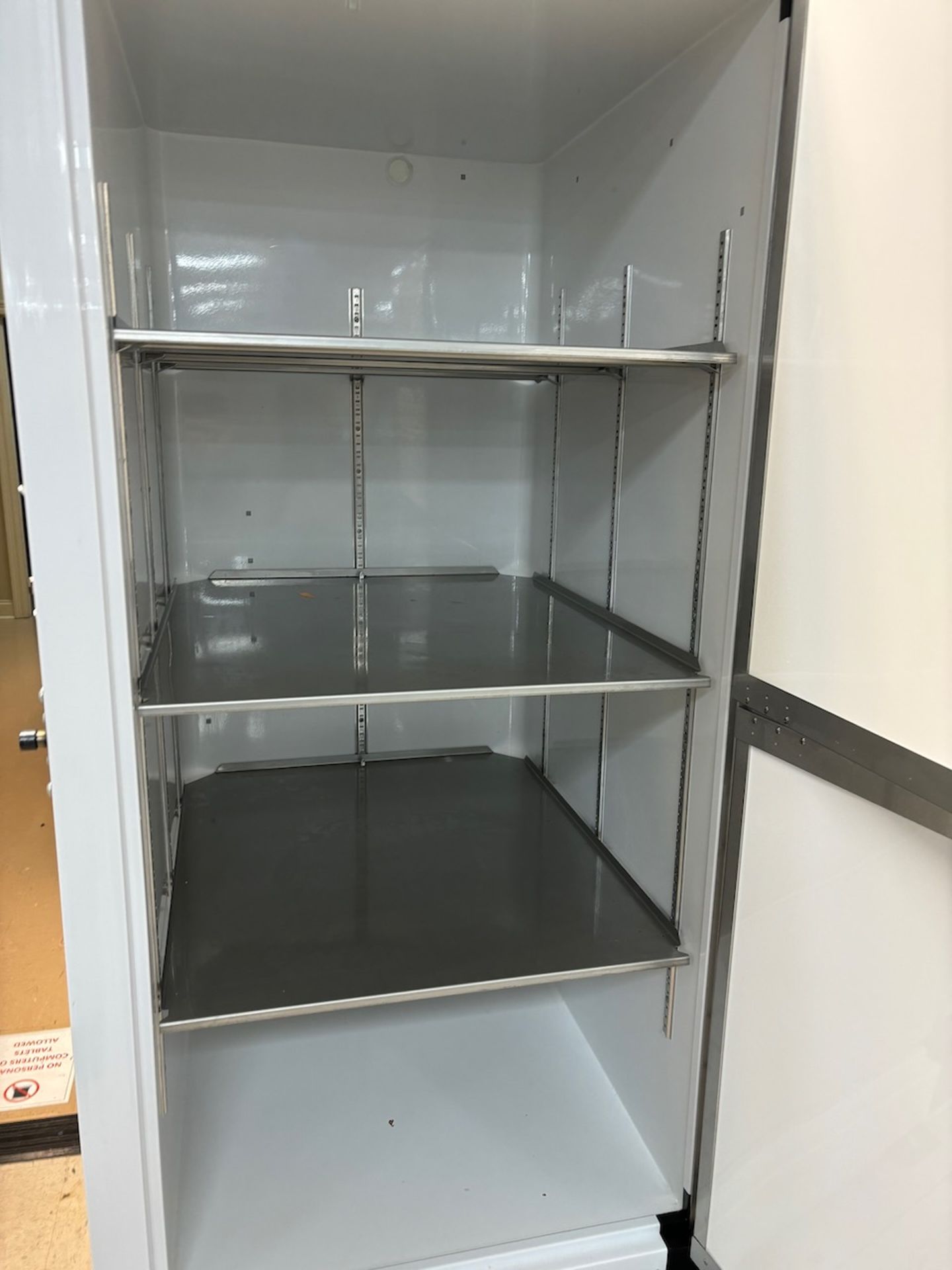 Thermo Scientific -86 degree freezer - Image 8 of 9