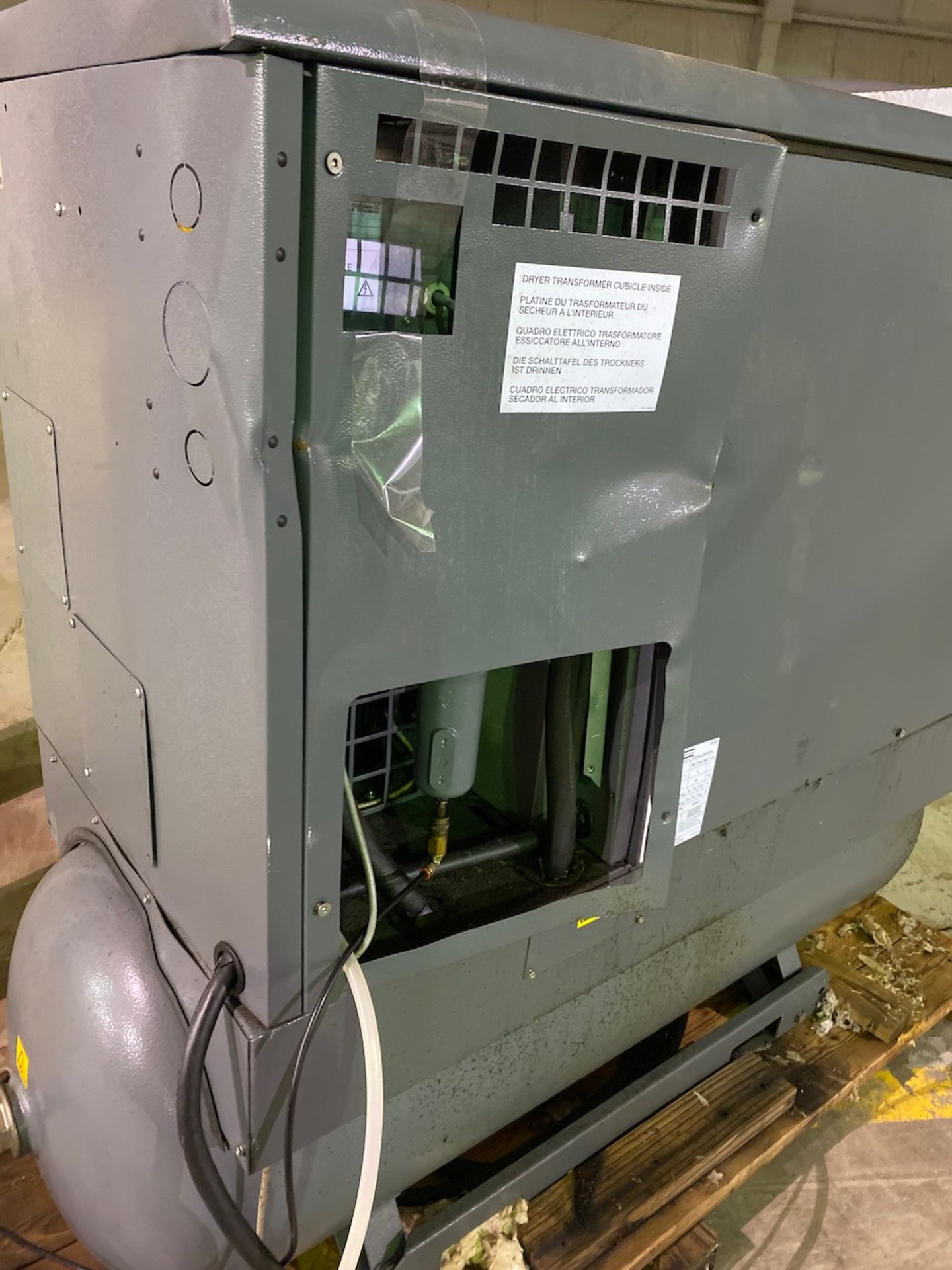 10HP Atlas Copco Air Compressor /W built in Air Dryer - Image 8 of 15