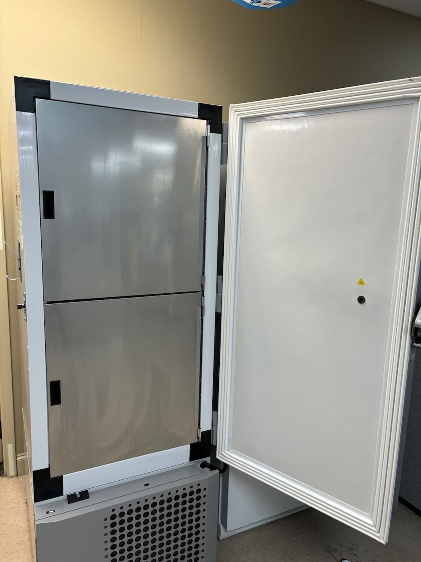 Thermo Scientific -86 degree freezer - Image 6 of 9