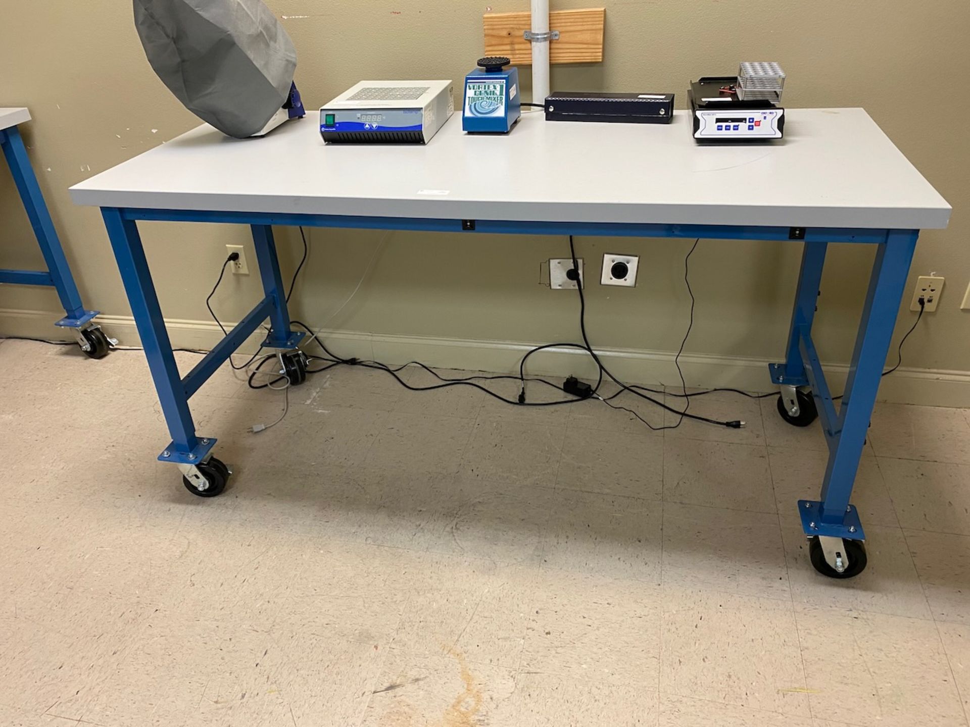 Lab Bench on casters