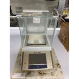 Mettler Toledo lab scale