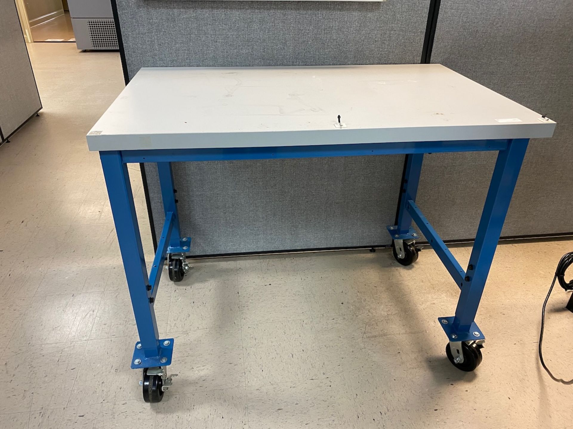 Lab Bench on casters