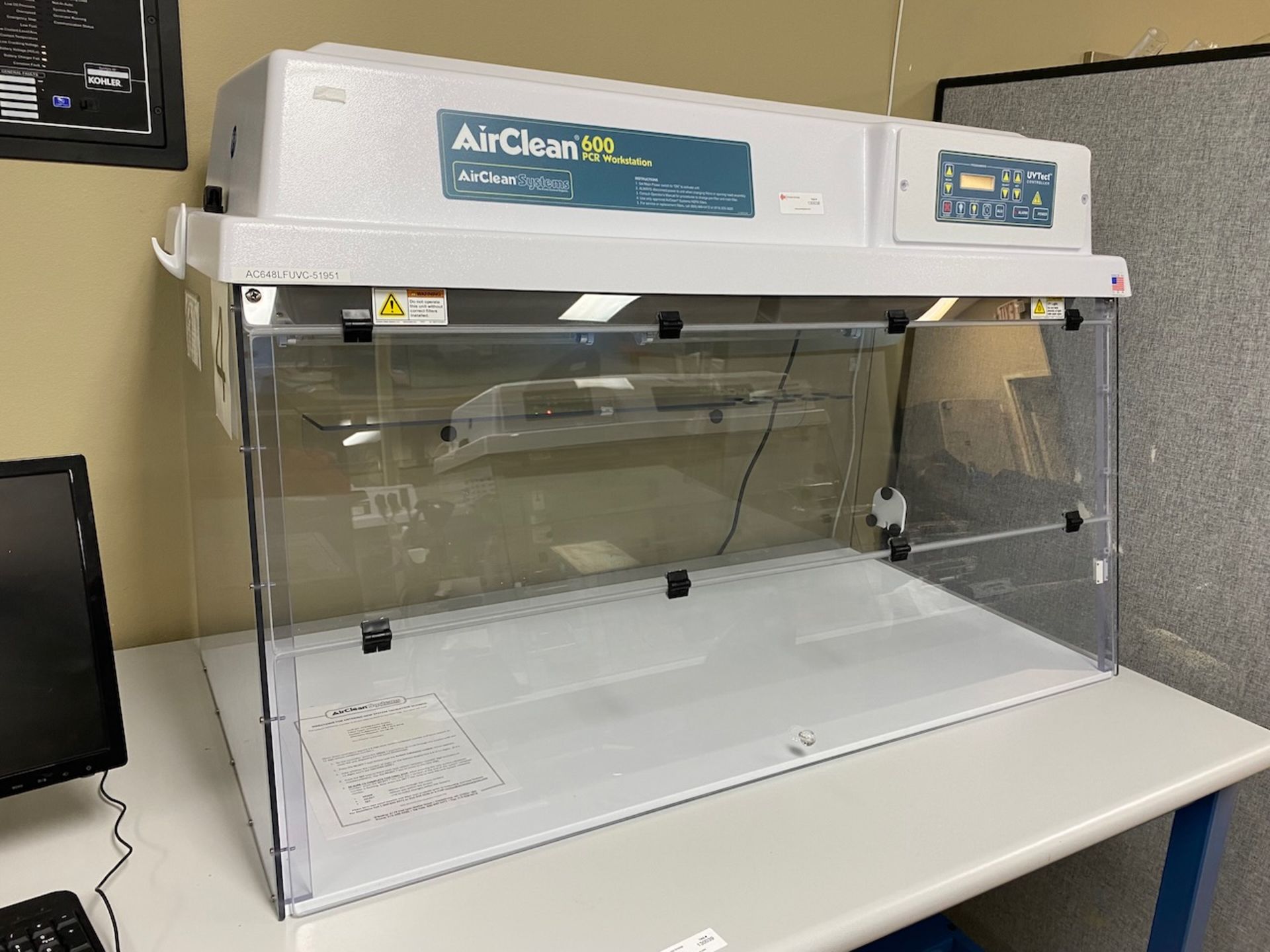 Airclean 600 PCR Workstation