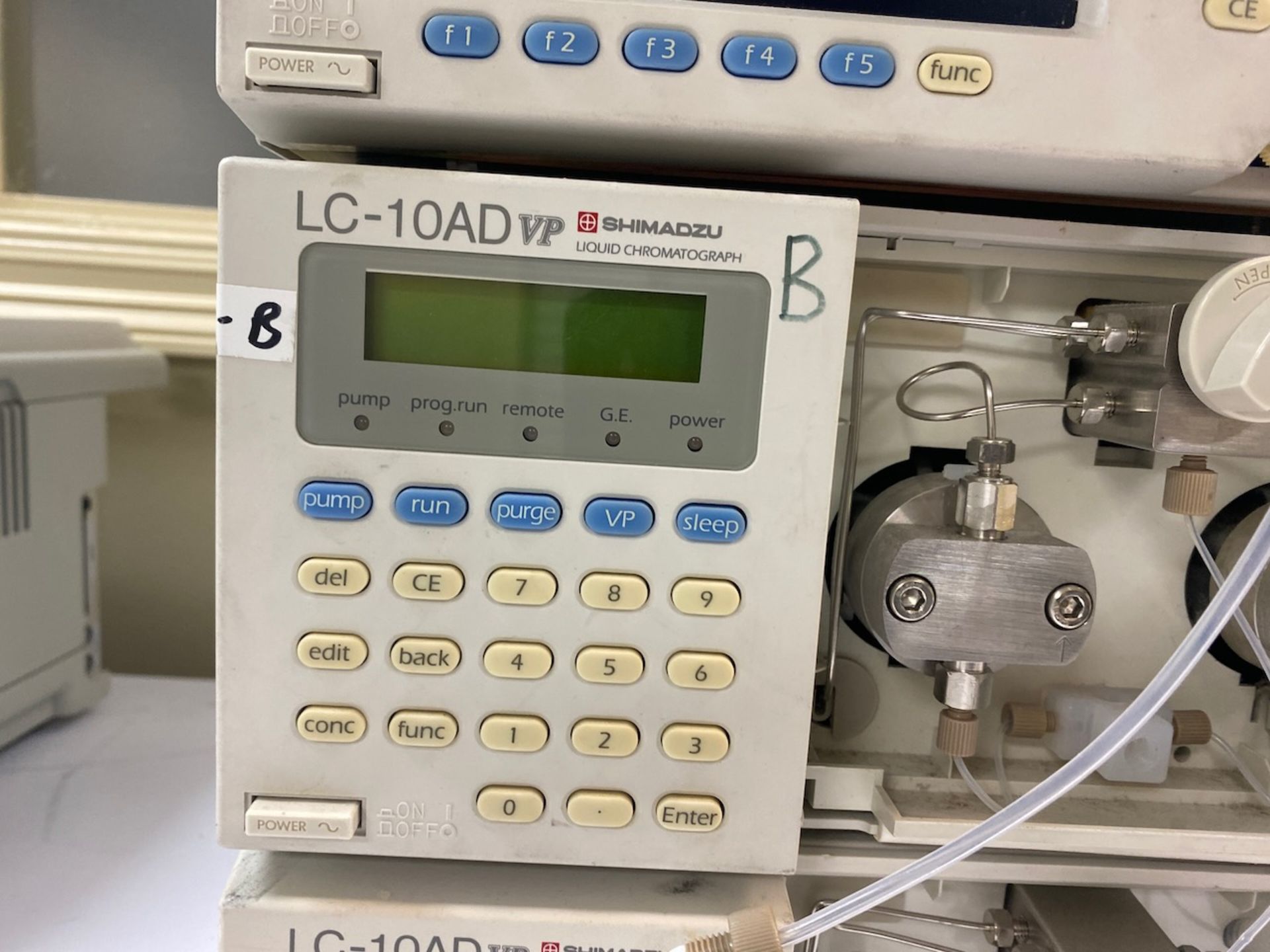 Shimadzu HPLC System - Image 5 of 12