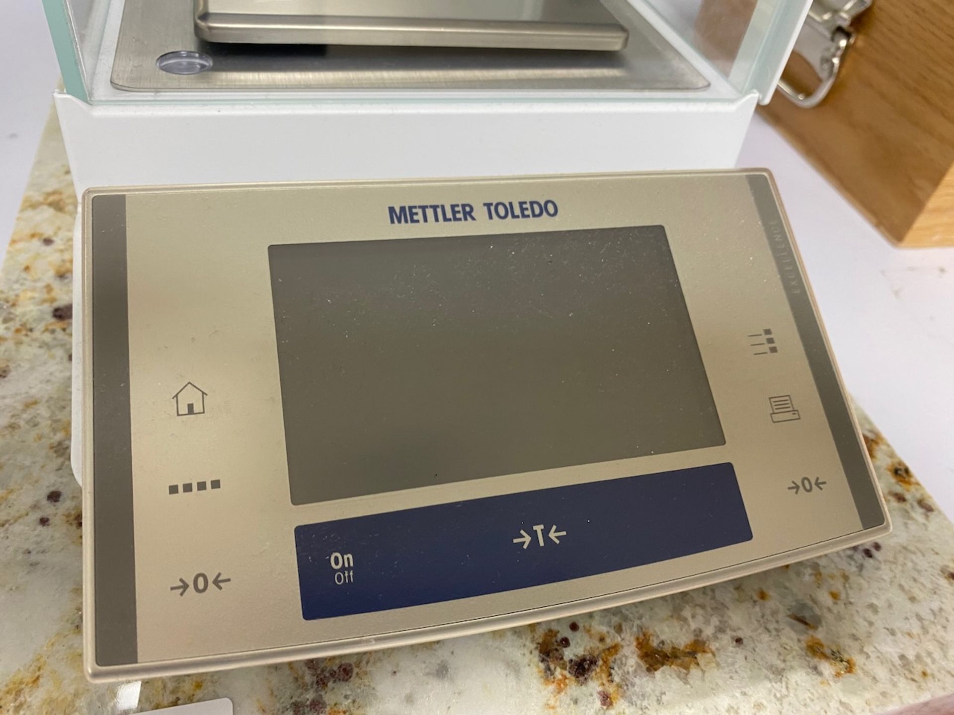 Mettler Toledo lab scale - Image 2 of 3