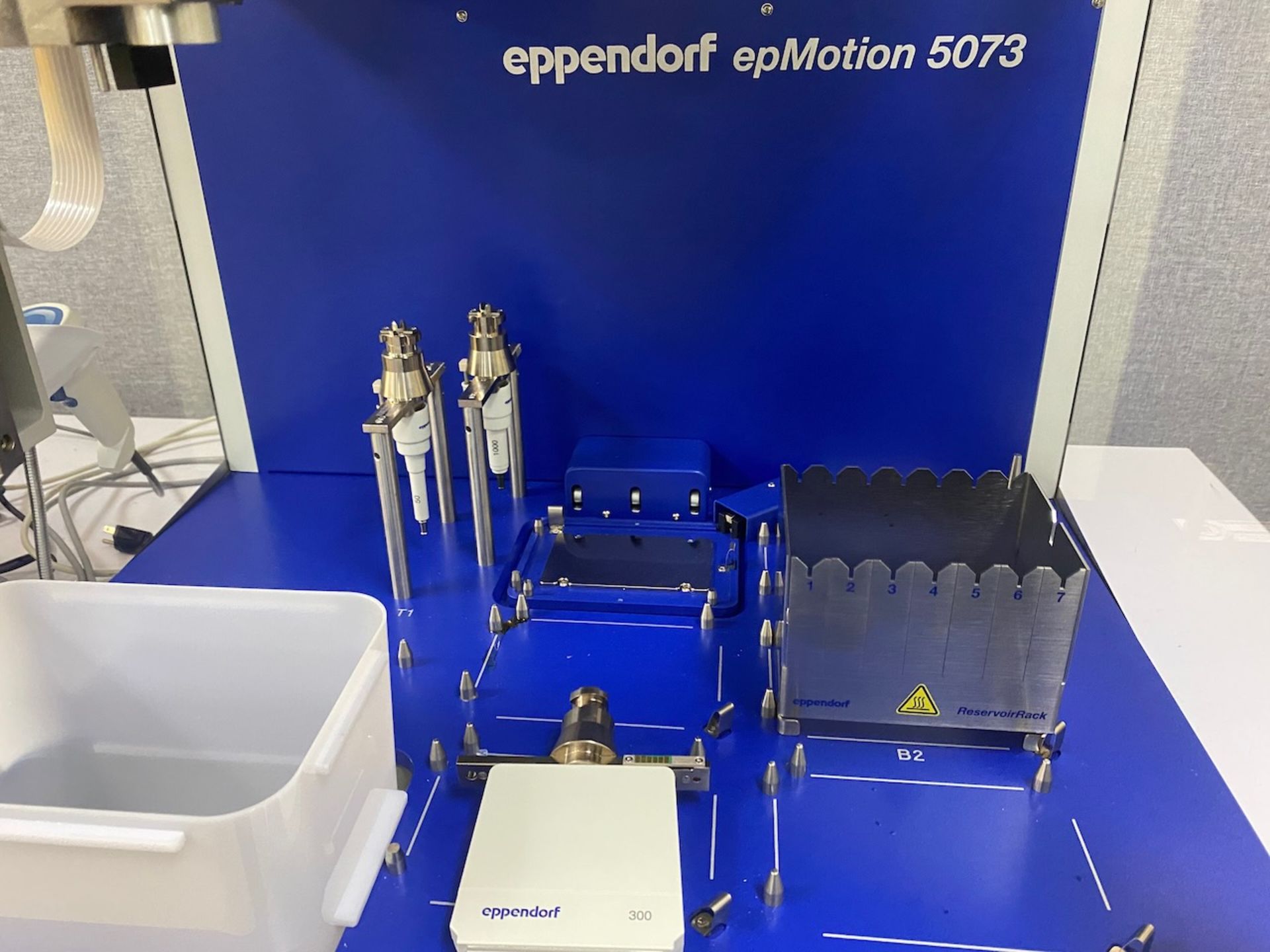 Eppendorf Epmotion 5073 Liquid Handler - Image 3 of 9