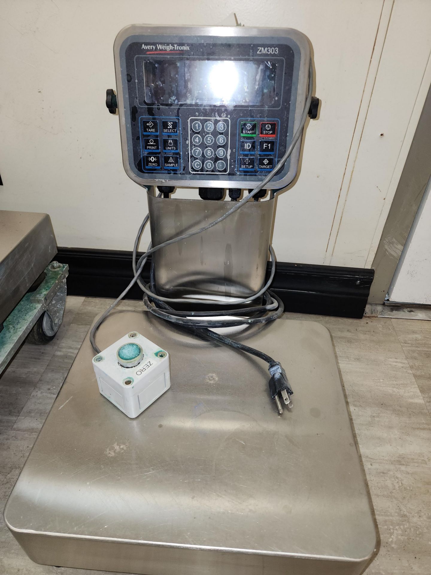 Avery Weigh-Tronix Scale with Digital Read Out - Image 2 of 4