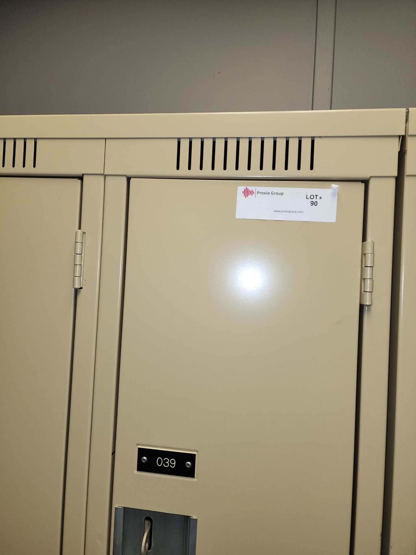 Section Industrial Lockers - Image 2 of 2