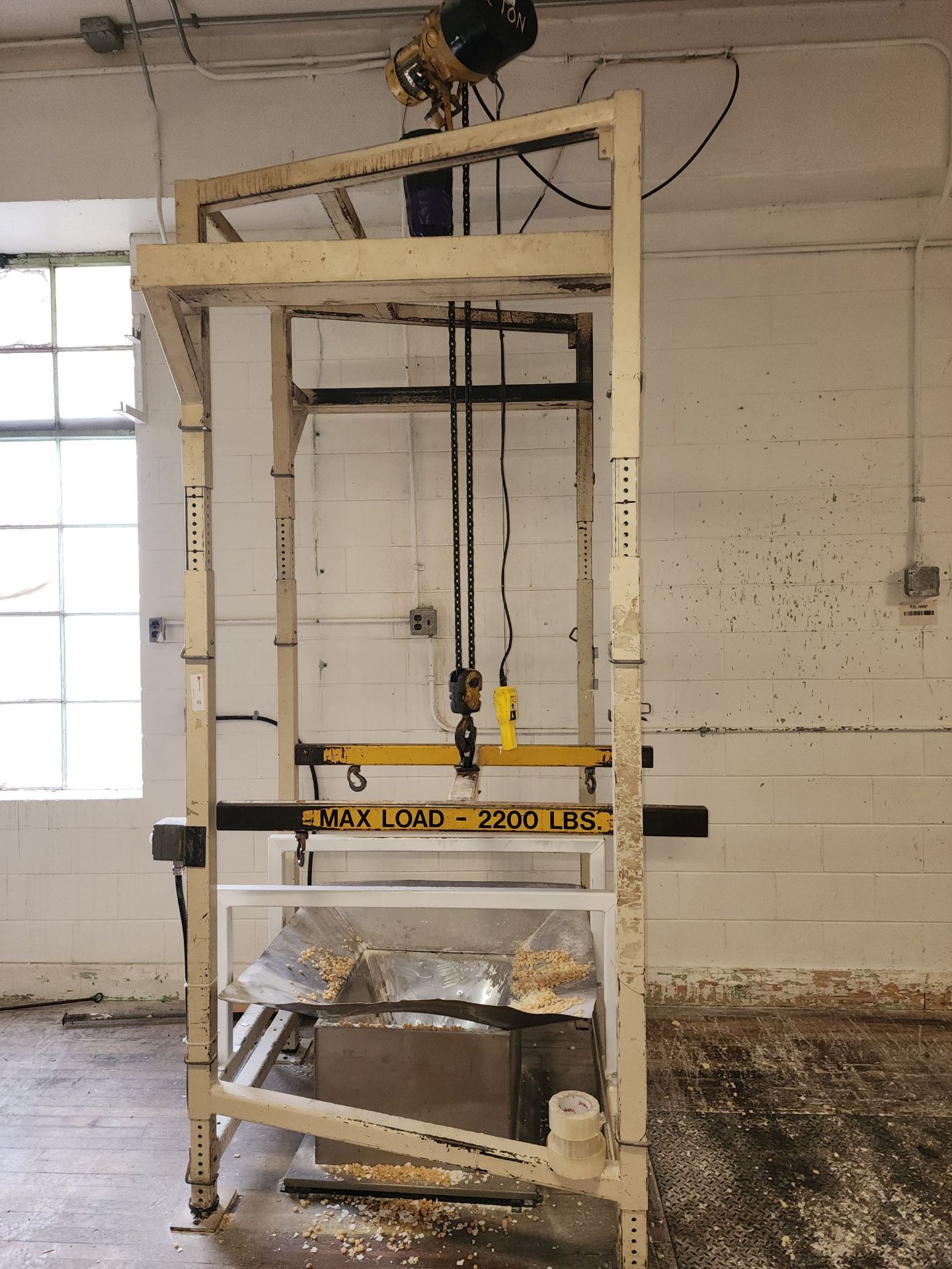 Electric Hoist with lifting frame