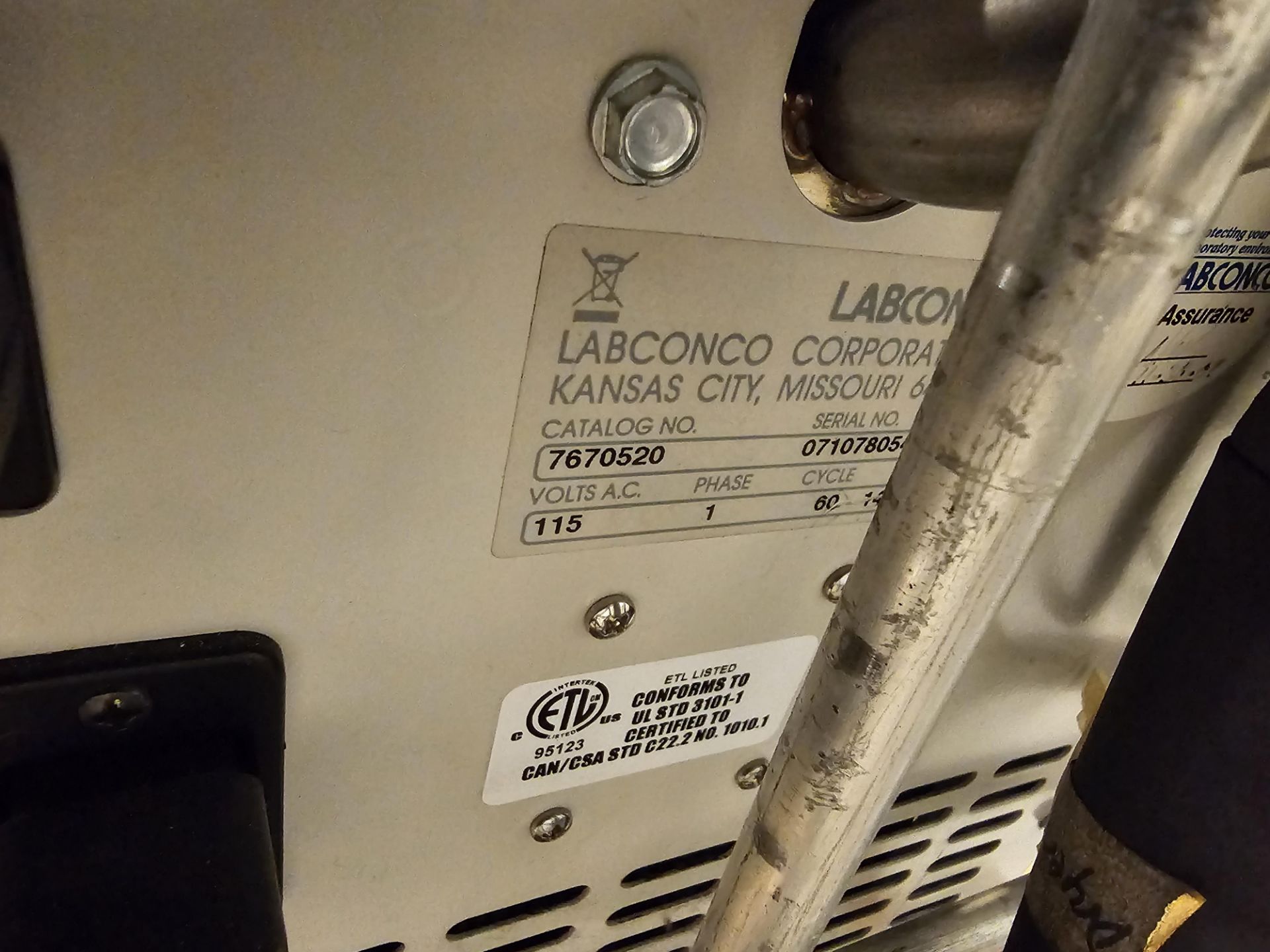 Labconco Freezone 2.5 liter freeze dryer - Image 10 of 14