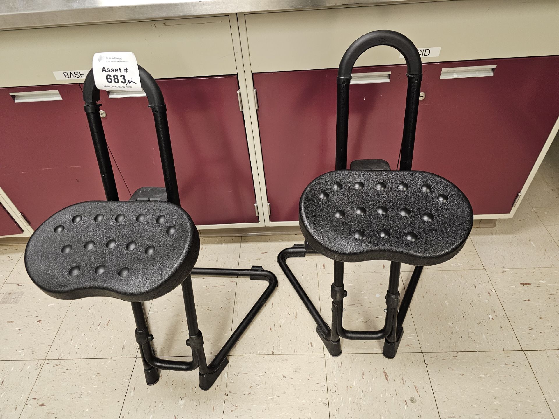 Lot of lab stools - Image 2 of 3