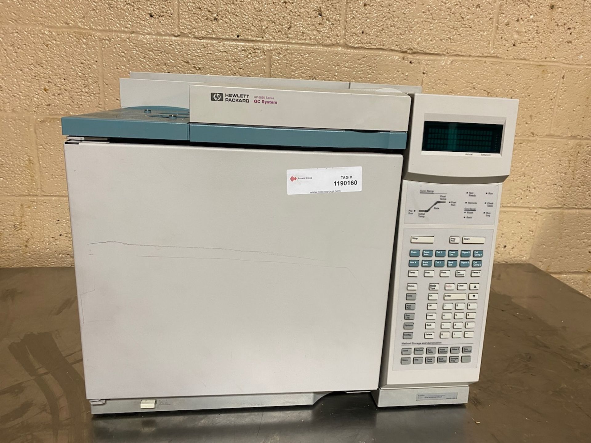 Hewlett Packard G1530A Gas Chromatograph with 6890 System, S/N US00002253. {TAG:1190160}