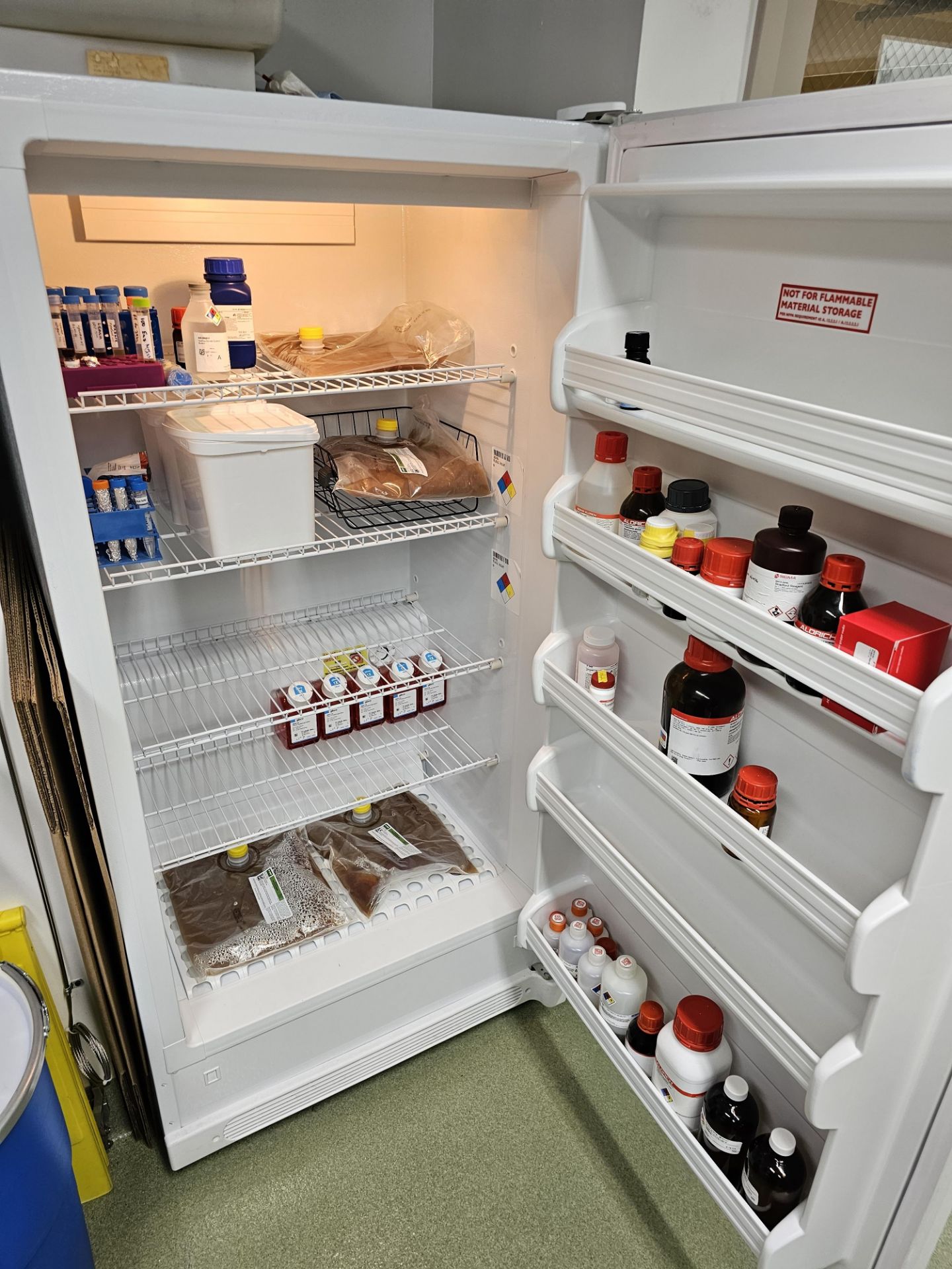 VWR scientific refrigerator - Image 5 of 7