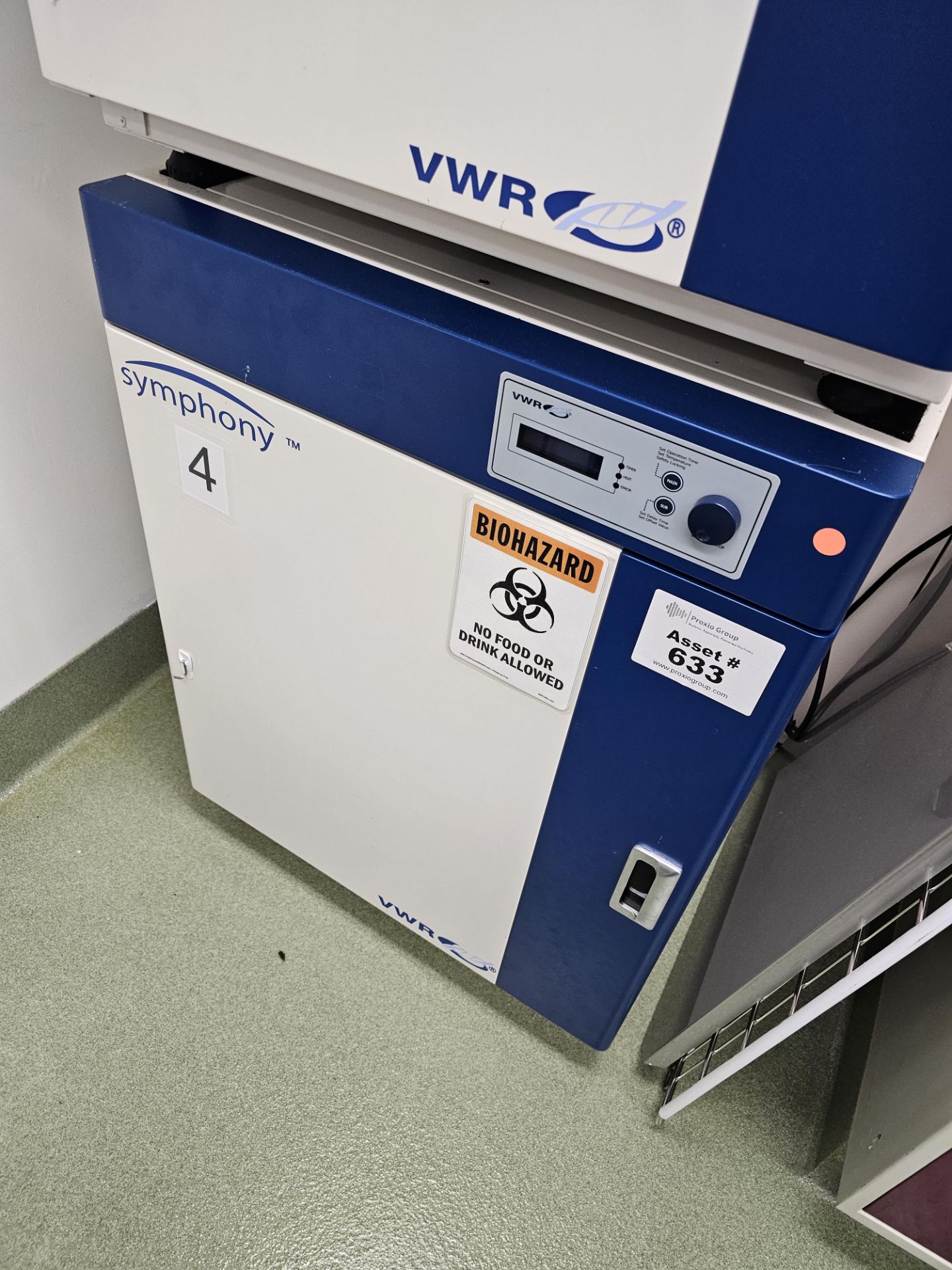 VWR Gravity convection incubator