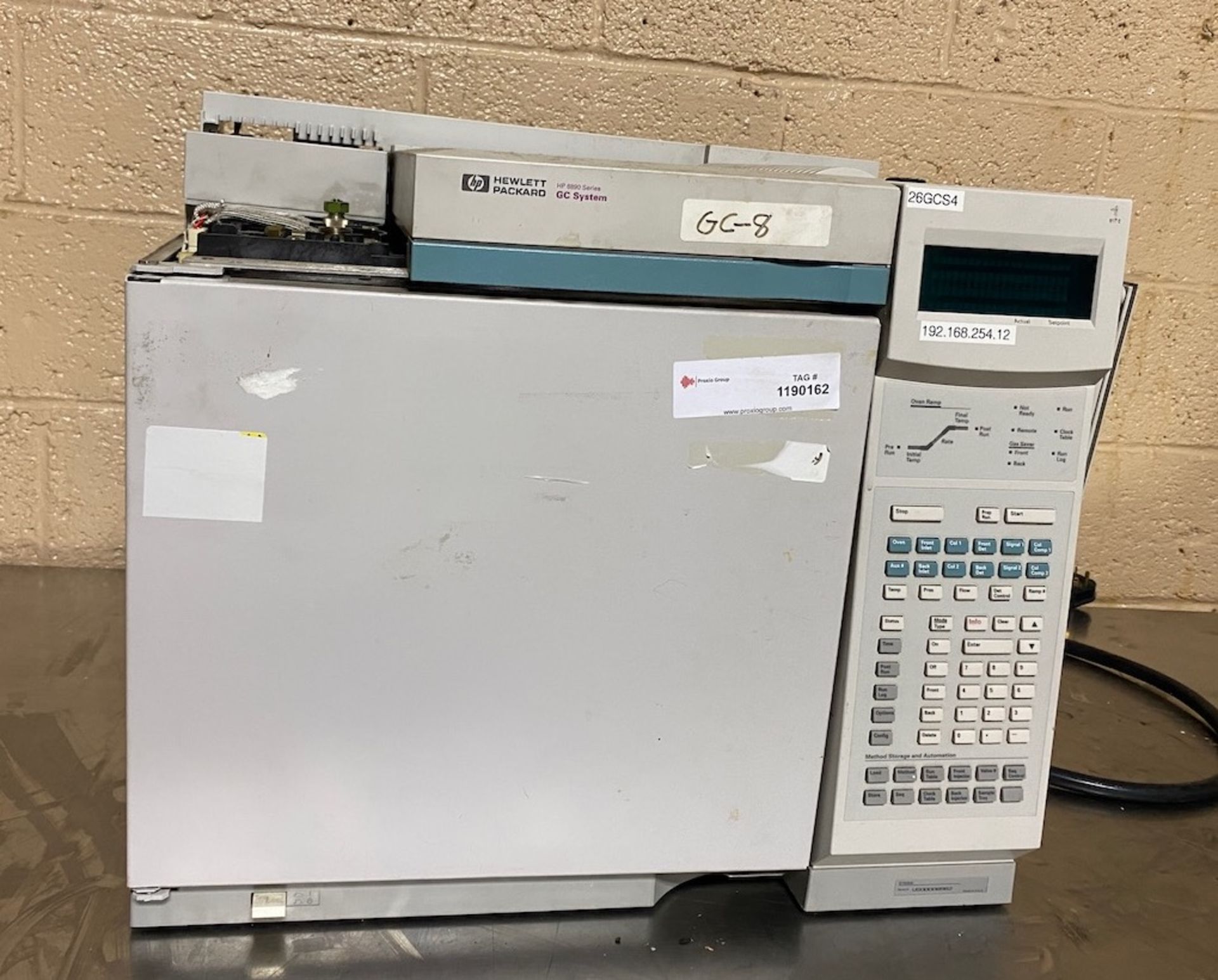 Hewlett Packard G1530A Gas Chromatograph with 6890 System, S/N US00008982. {TAG:1190162}