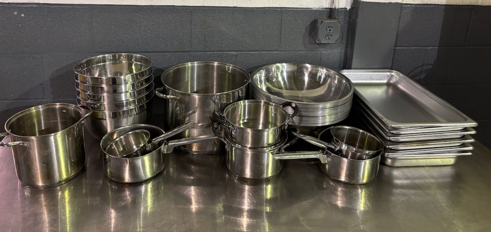 Lot of Stainless steel containers