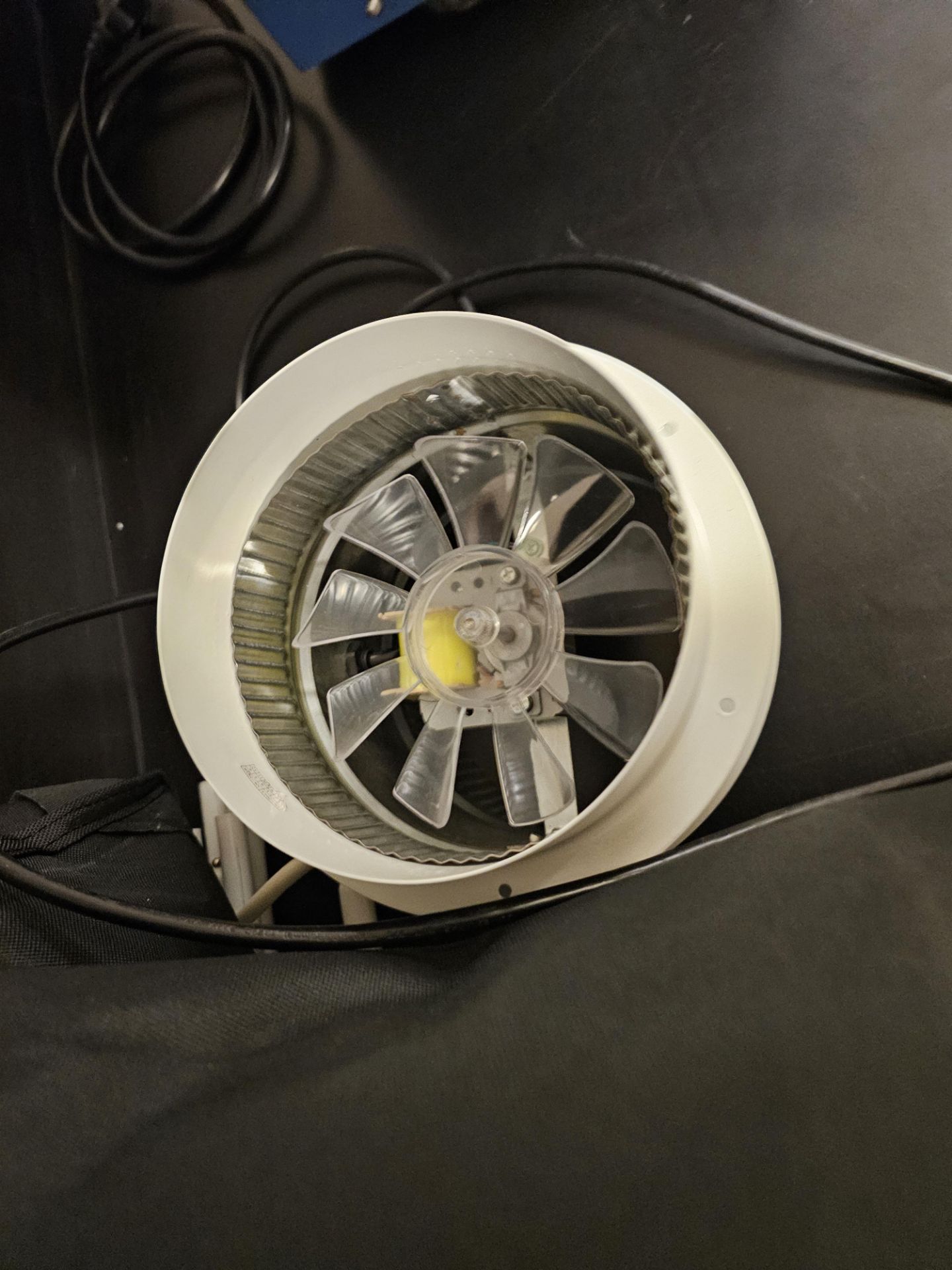 Light and fan apparatus - Image 4 of 7