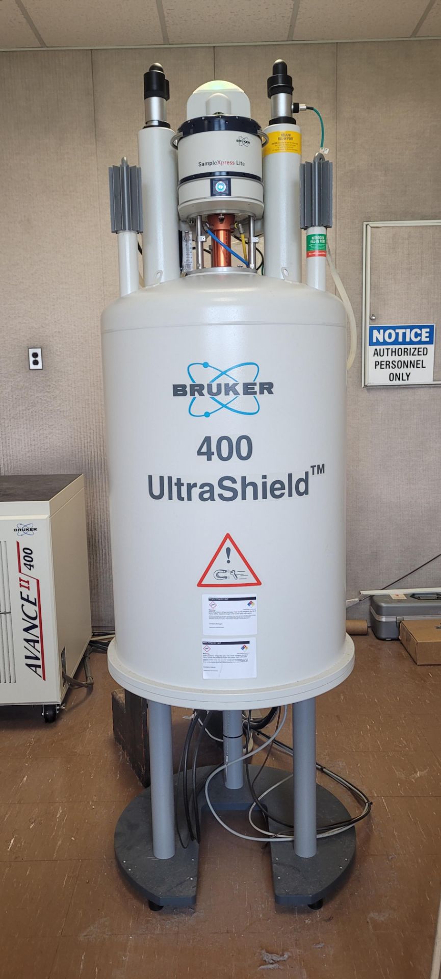 Bruker 400 UltraShield Avance II NMR Spectrometer includsed all ...