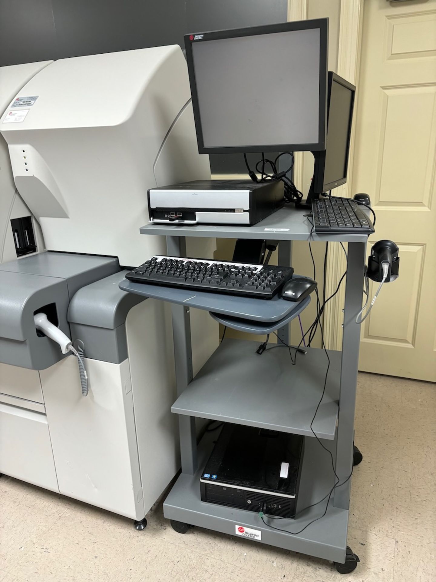 Beckman Coulter Access Immunoassay System, model Unicel DxI 600, up to ...