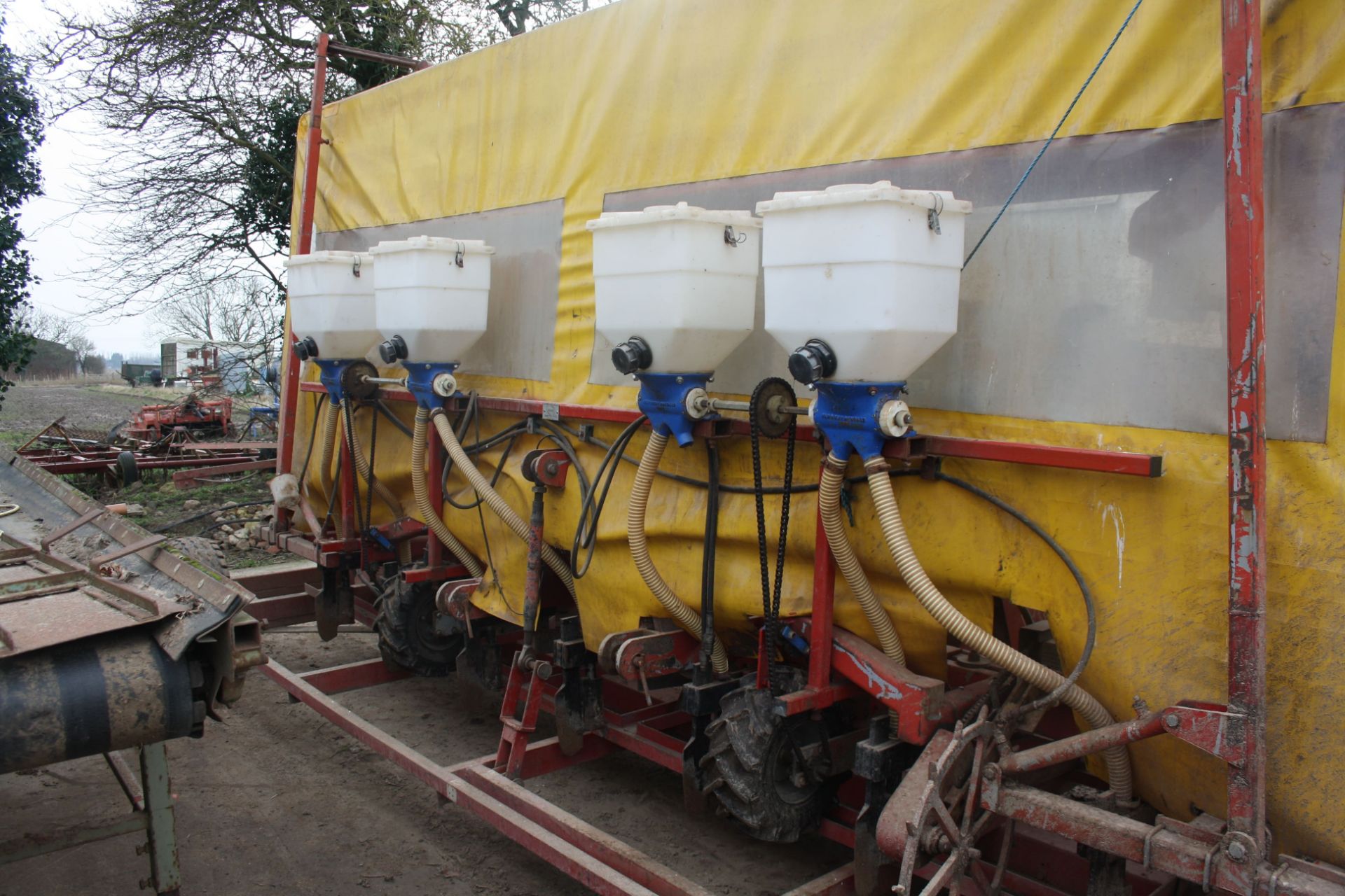 D W Tomlin Pelican 7 row veg planter with Farmery Newbald fertiliser applicator - Image 2 of 4