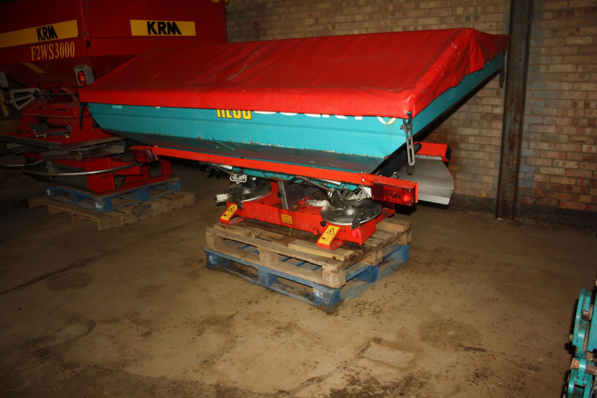 (08) Reco Sulky DPX 24m twin disc fertiliser spreader with hopper cover Serial No: 08/DS-01-110, - Image 4 of 6