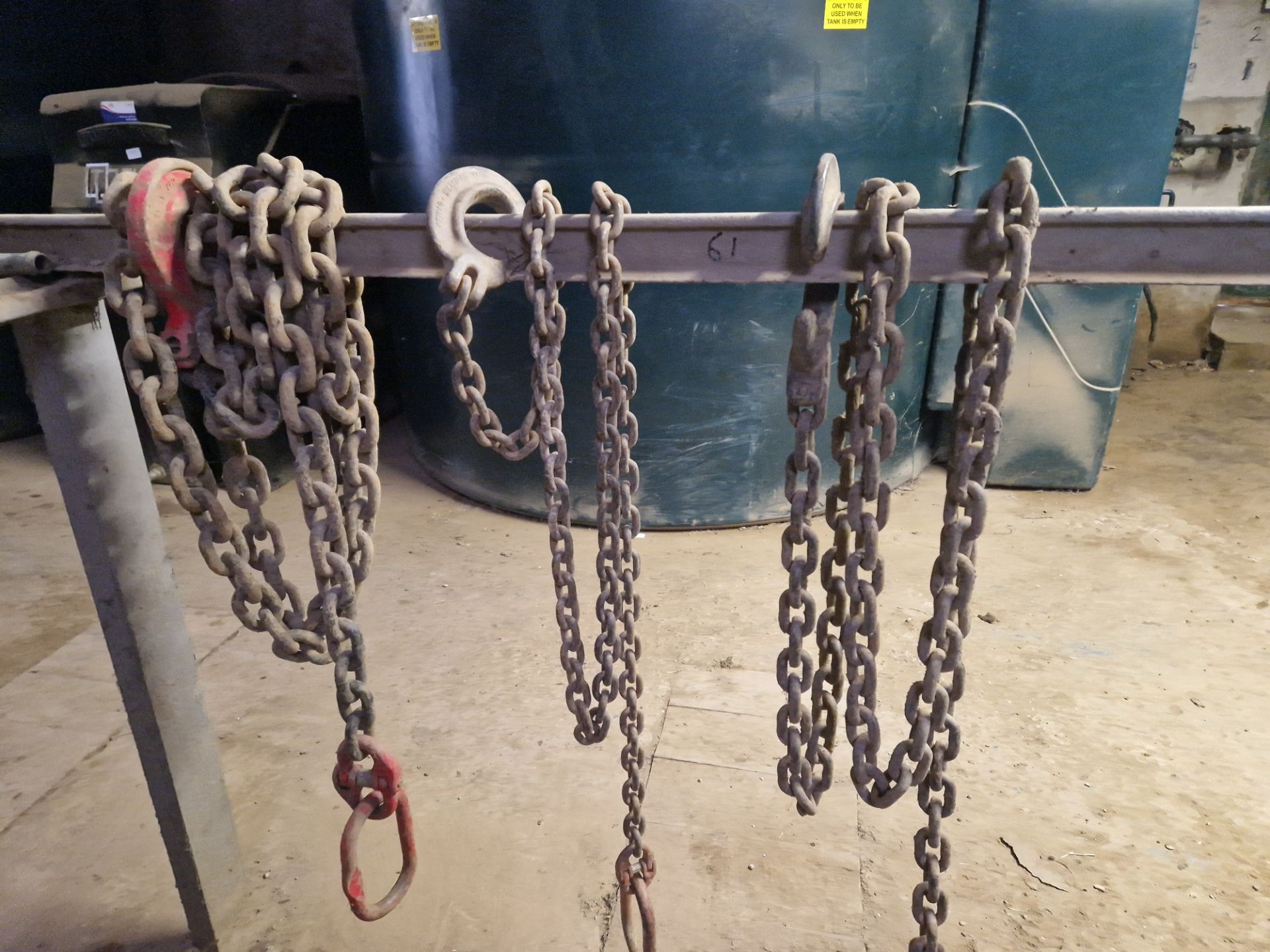 Qty tow chains