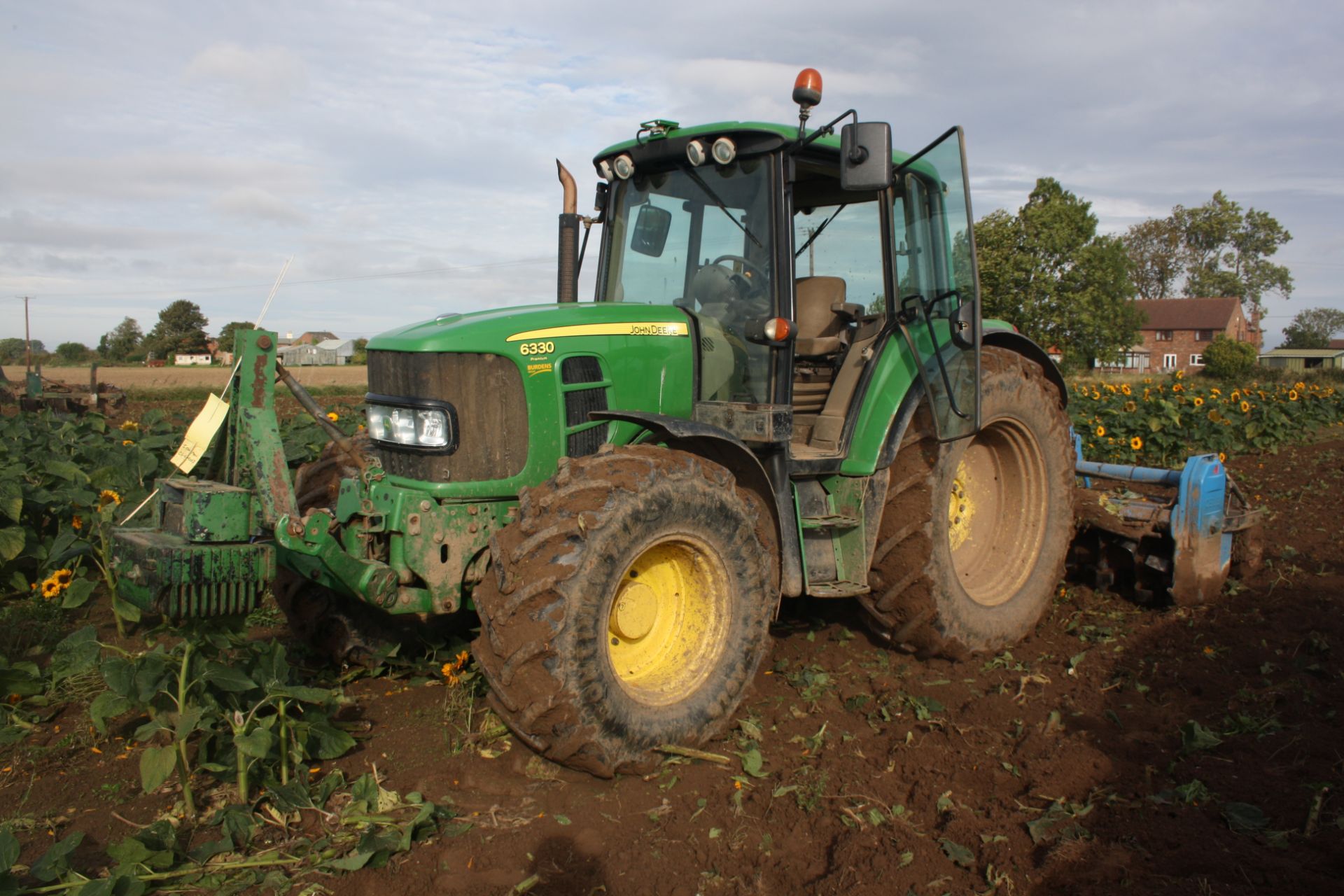 (10) John Deere 6330 Premium 40k power quad gearbox, Field Office, 3 x rear hydraulic spools, - Image 2 of 11