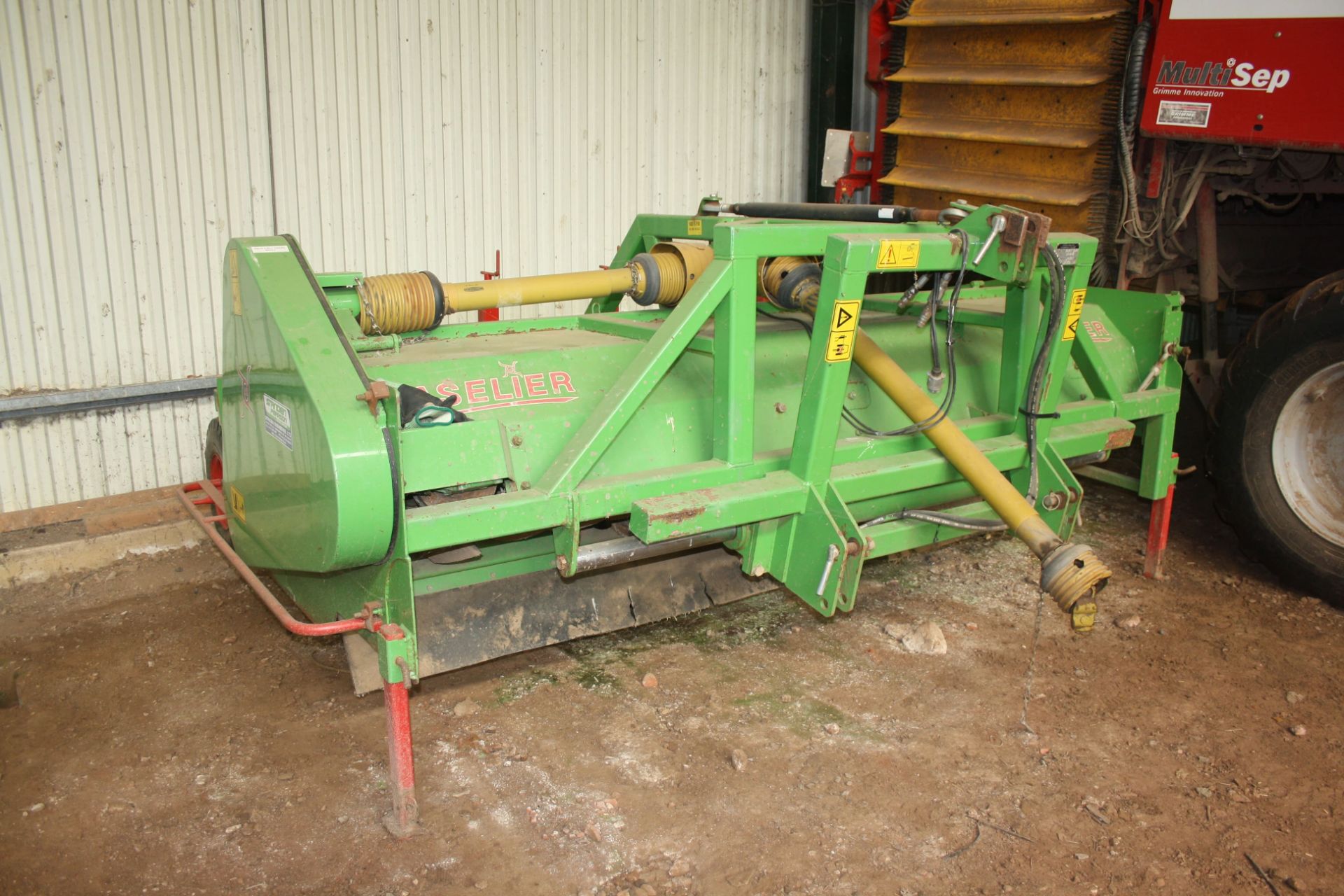 (10) Baselier 3LKA-280 potato haulm topper, working width 280cm 3 x 90cm rows, front mounted with - Image 4 of 6