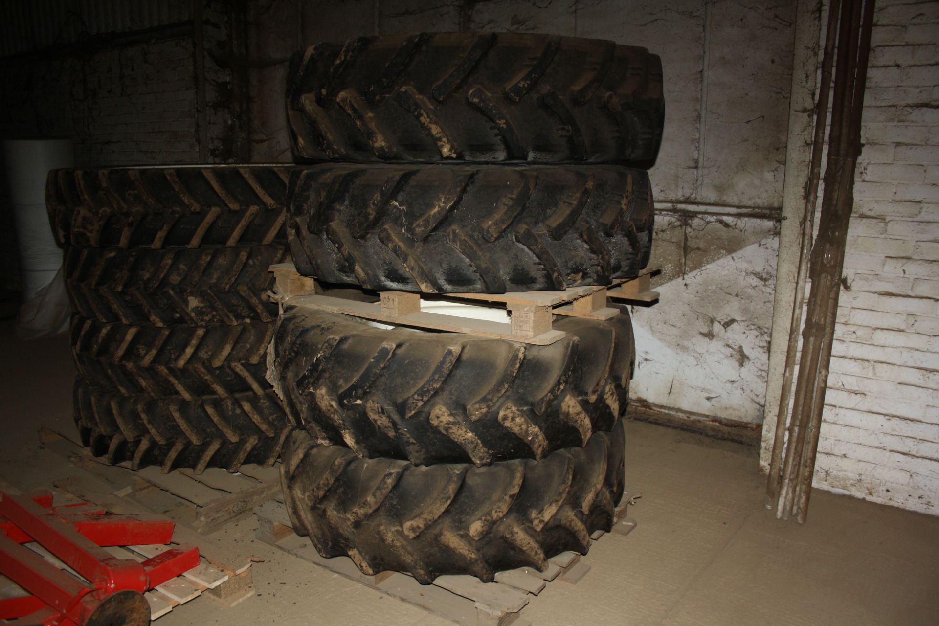 Set of 2 x Continental & 2 x Ascenso Sprayer tyres 380/85R28 wheels and tyres