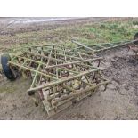 Set Duck foot harrows and stretcher