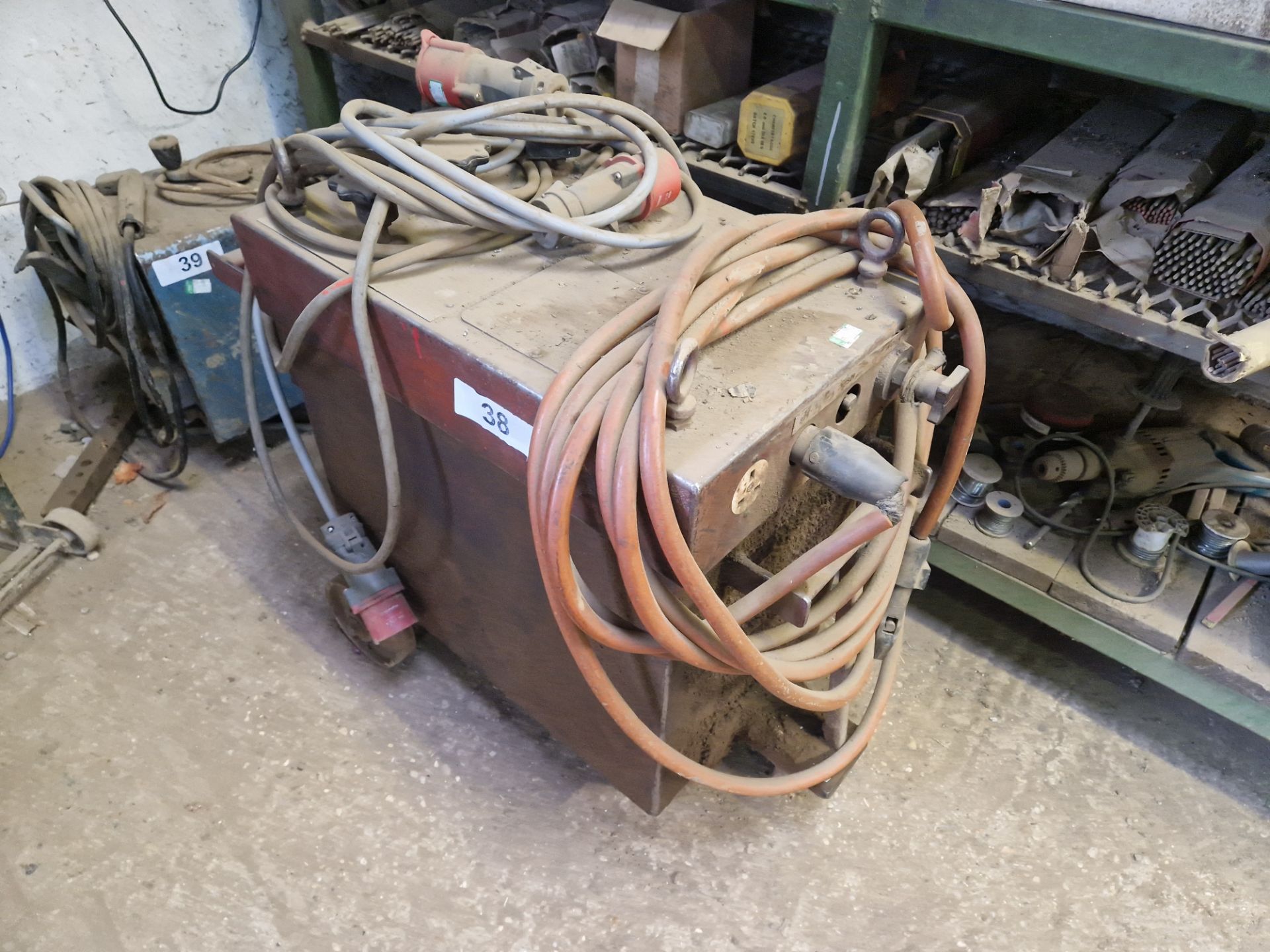 3 phase mobile red welder, passed PAT test in November - Image 2 of 2