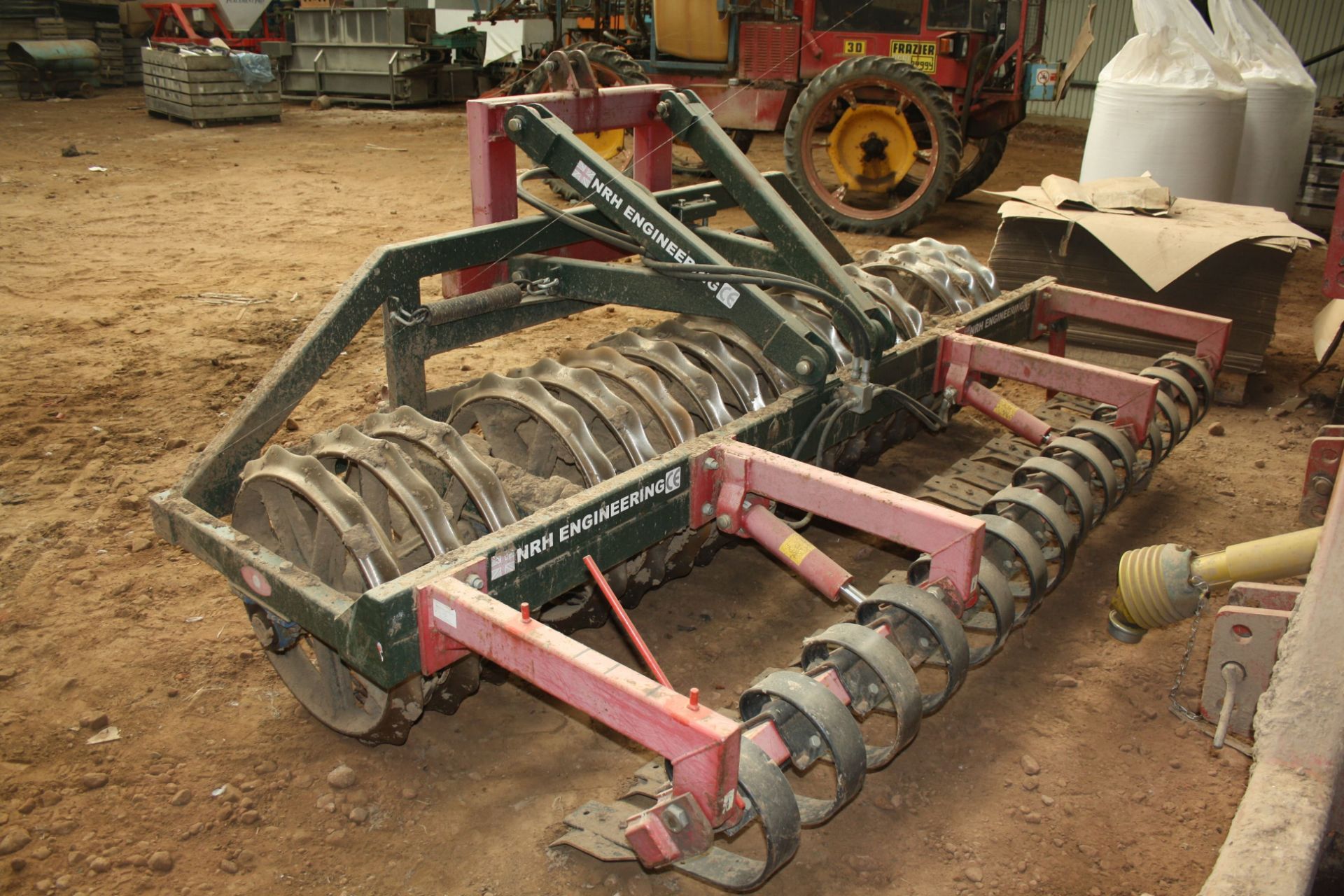 NRH Engineering front mounted press with hydraulic levelling paddles Model P710 RPSH, Serial No 2298 - Image 5 of 5