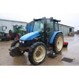 Ford New Holland TL100, 4wd Tractor, Reg Y387 0FW 6,940 hours, 3 speed PTO, Tyres - Rear: