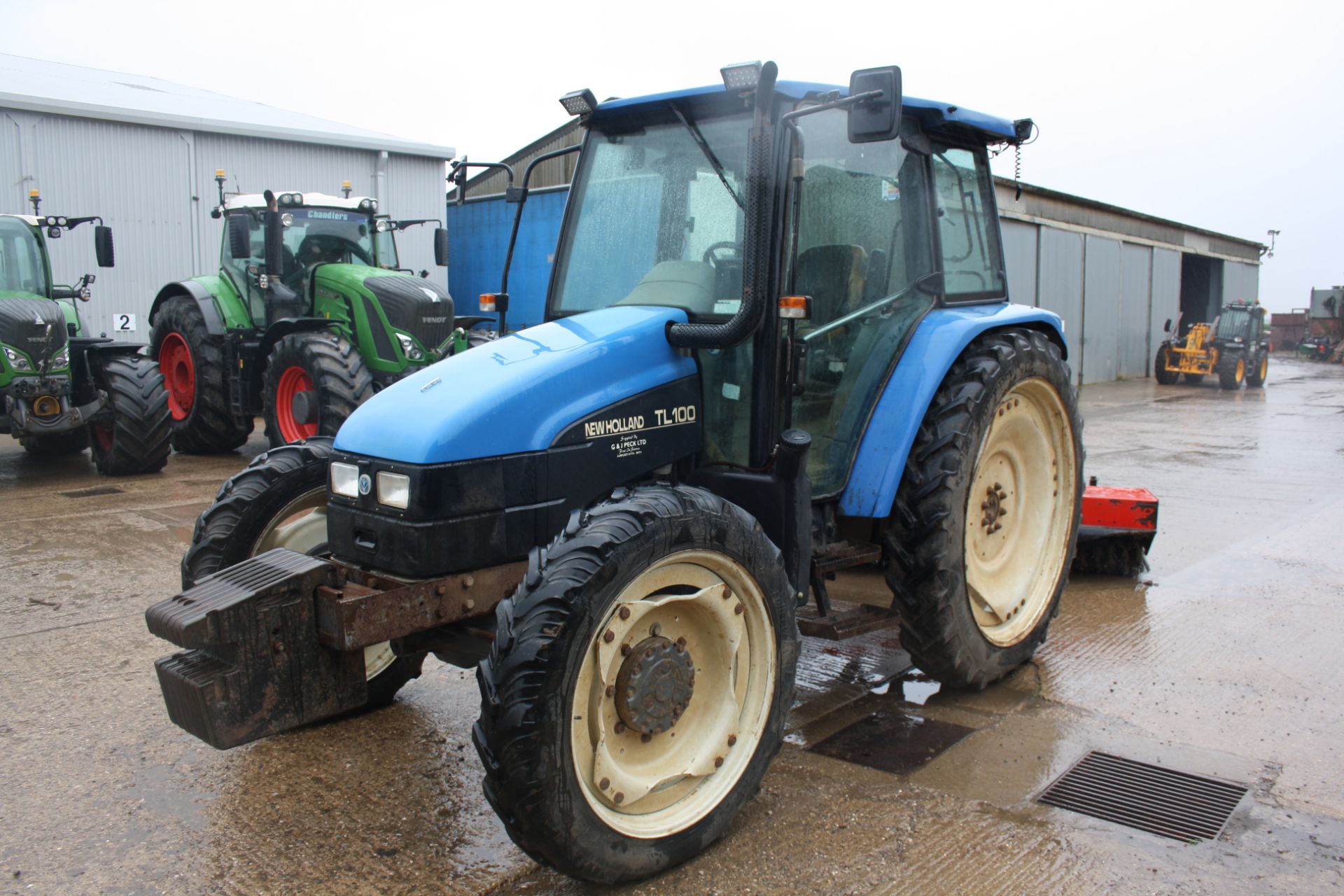 Ford New Holland TL100, 4wd Tractor, Reg Y387 0FW 6,940 hours, 3 speed PTO, Tyres - Rear:
