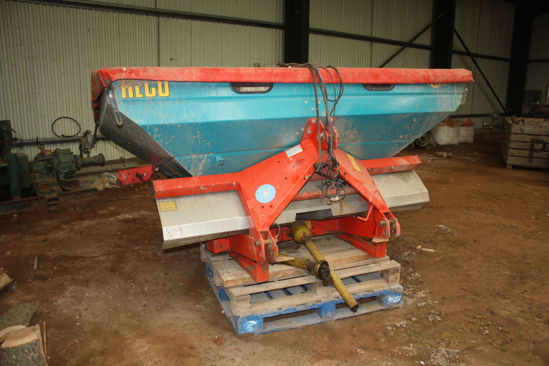 (08) Reco Sulky DPX 24m twin disc fertiliser spreader with hopper cover Serial No: 08/DS-01-110,