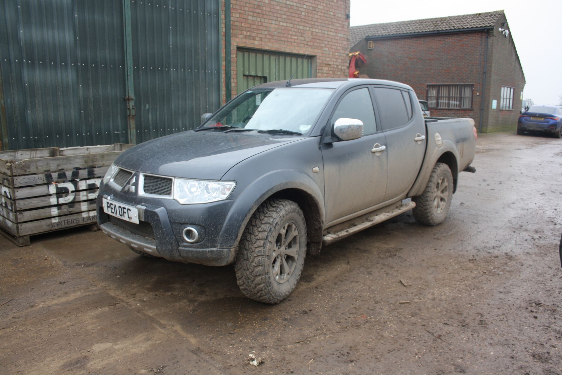 (11) Mitsubishi Barbarian L200, twin cab, Reg PE11 OFC 106,000 miles, MOT 14/11/24, boot liner RNL - Image 2 of 3