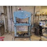 AF GT Britain hydraulic press